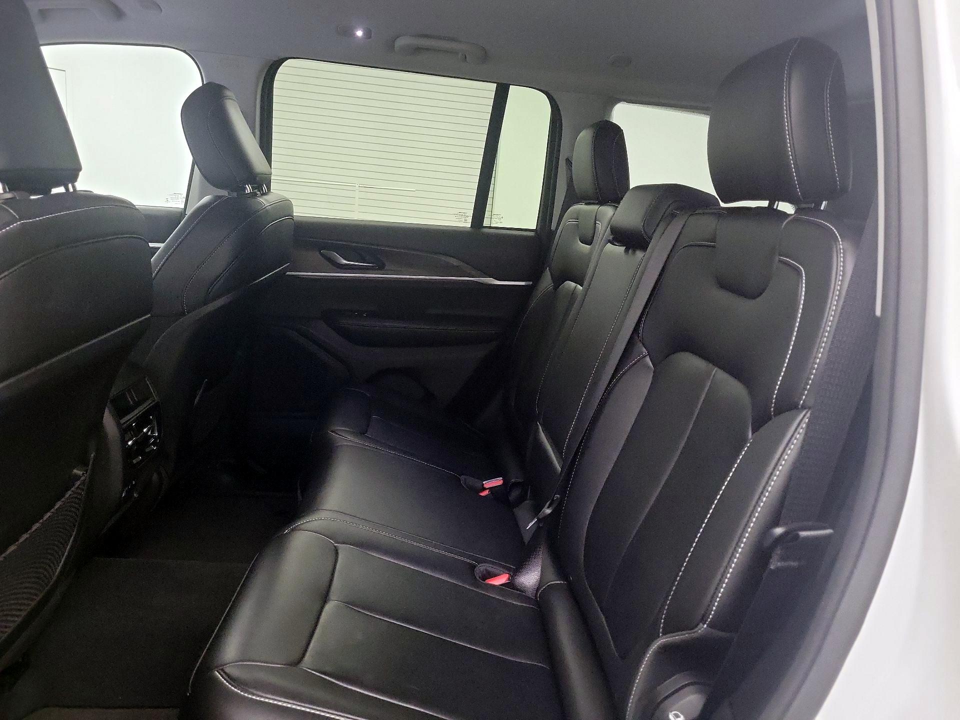 Thumbnail: 2023 Jeep Grand Cherokee - 20