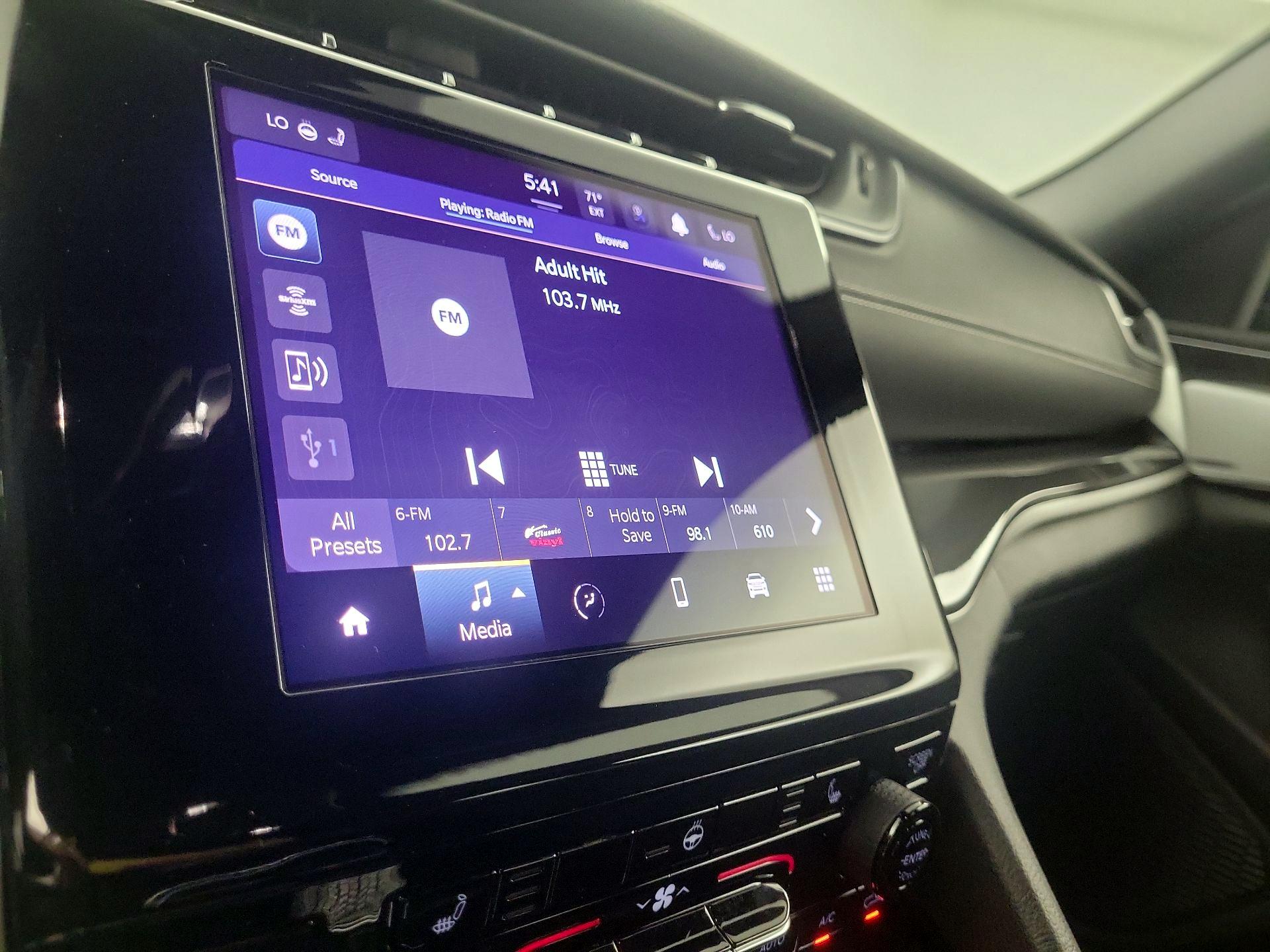 Thumbnail: 2023 Jeep Grand Cherokee - 15