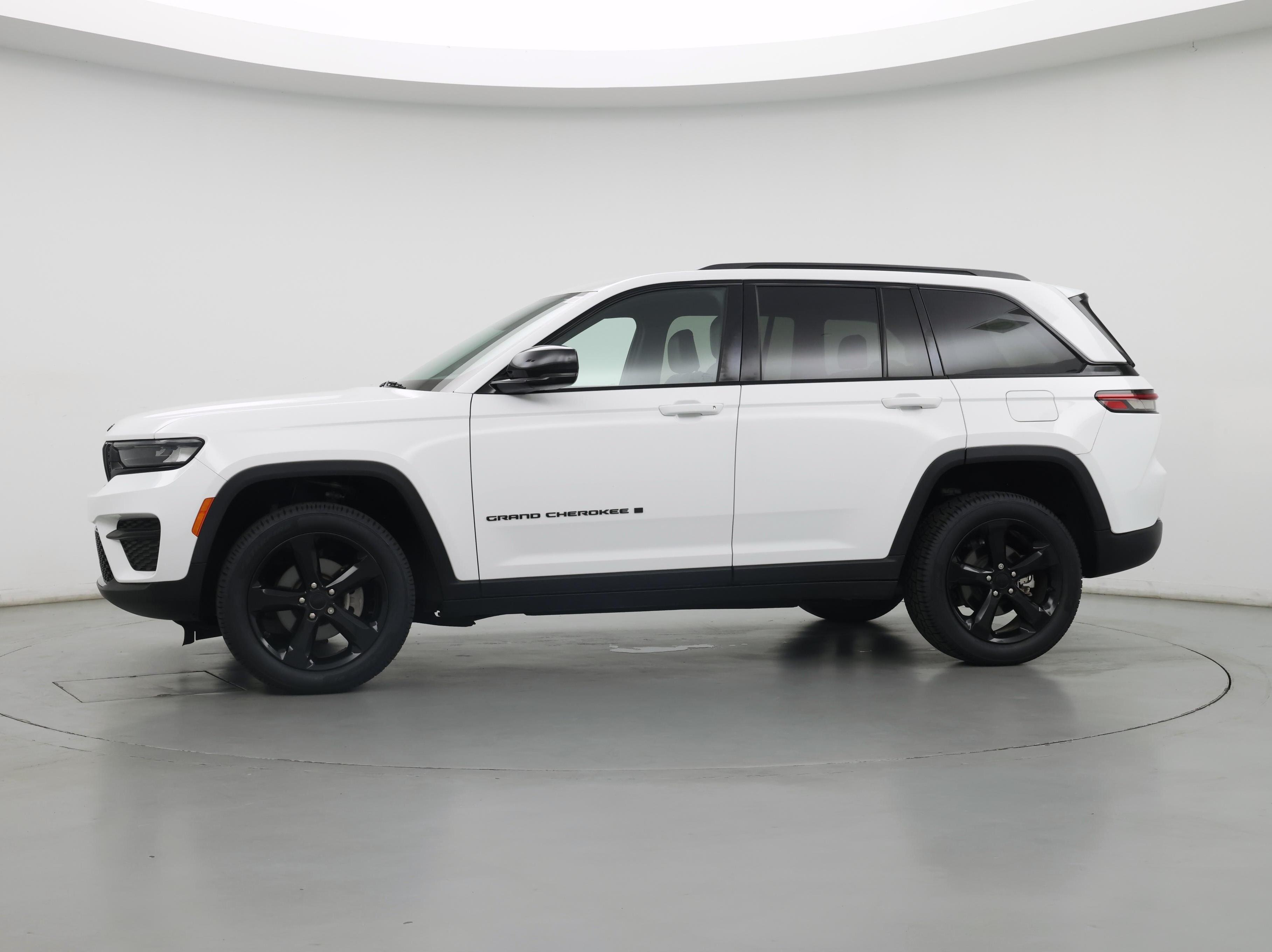 Thumbnail: 2023 Jeep Grand Cherokee - 3