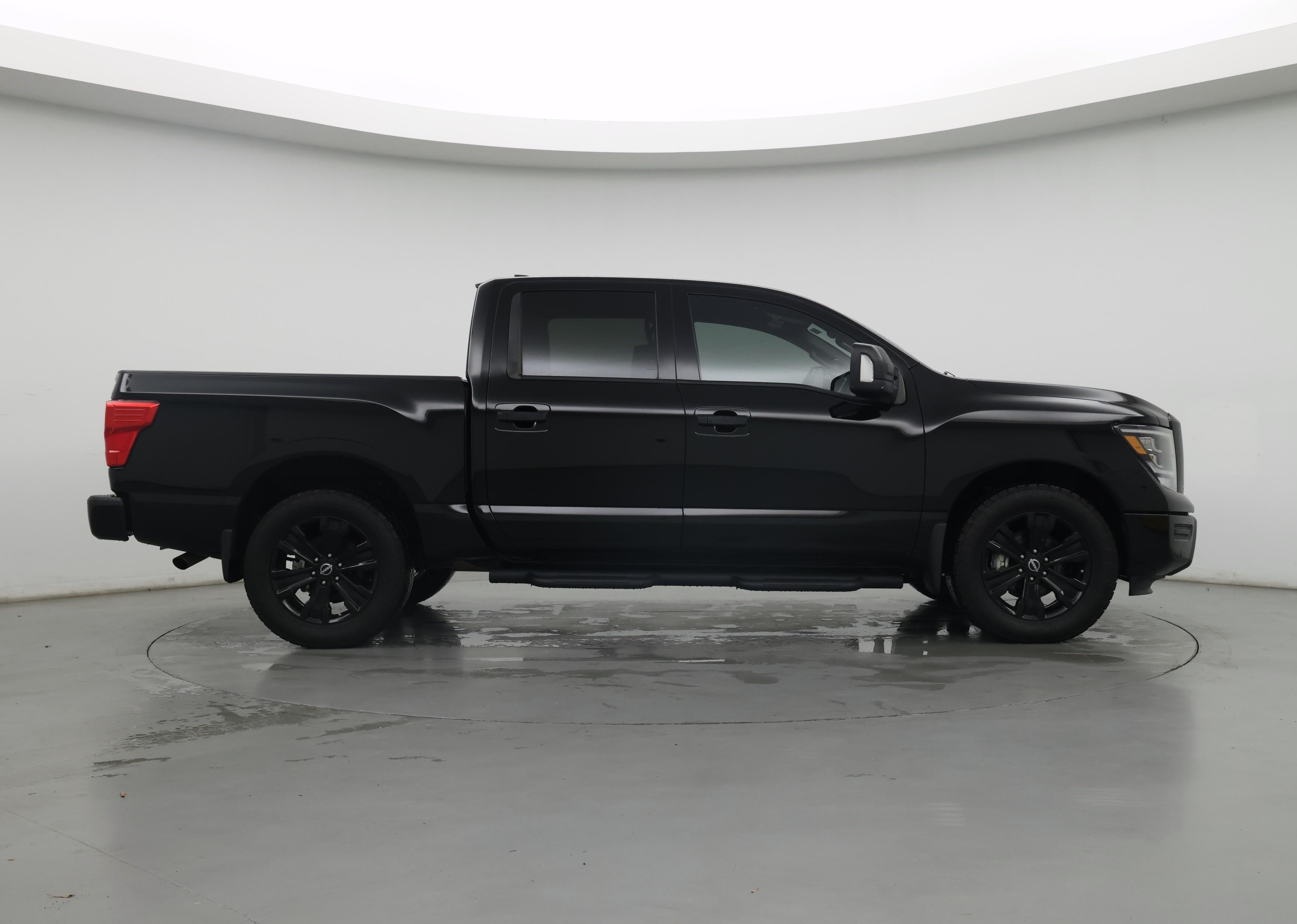 Thumbnail: 2023 Nissan Titan - 7