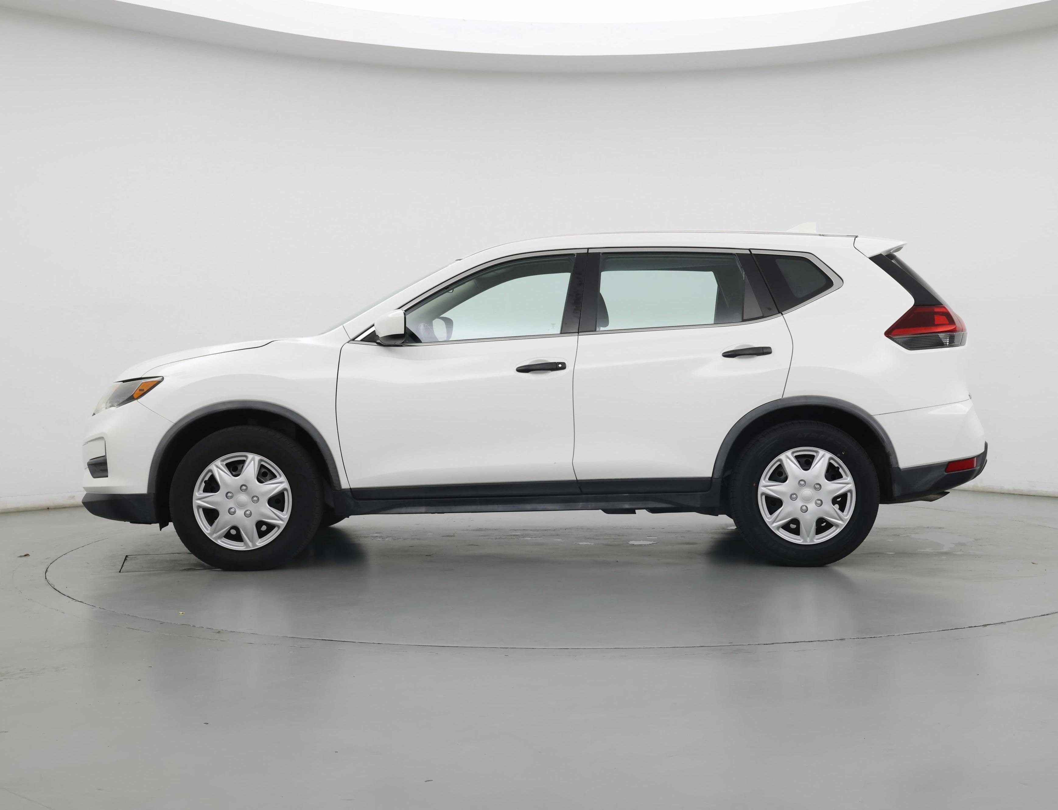 Thumbnail: 2020 Nissan Rogue - 3