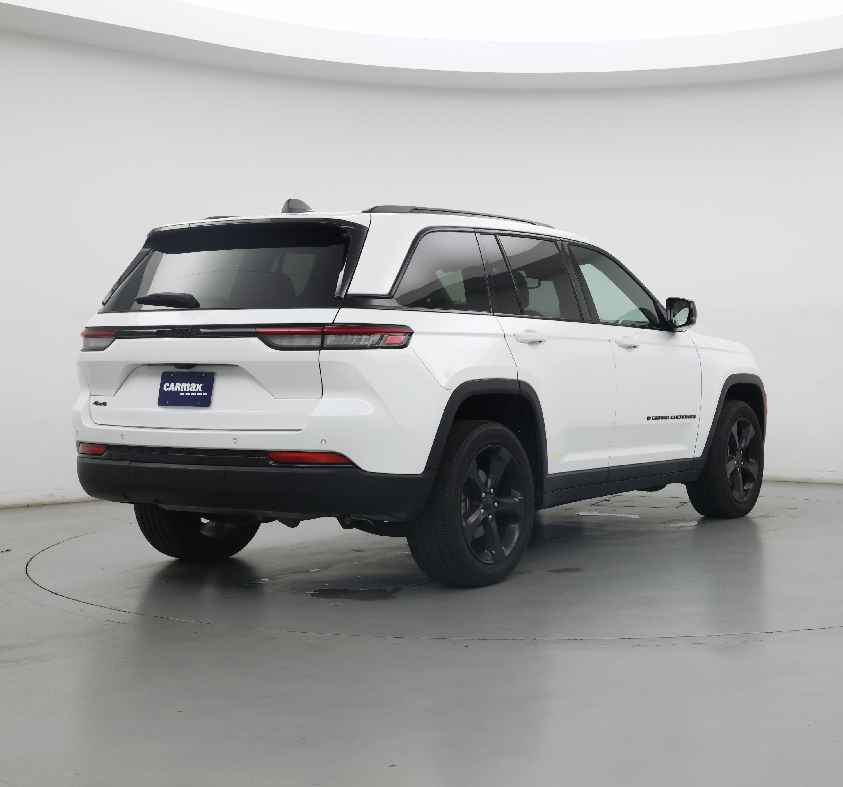 Thumbnail: 2023 Jeep Grand Cherokee - 8
