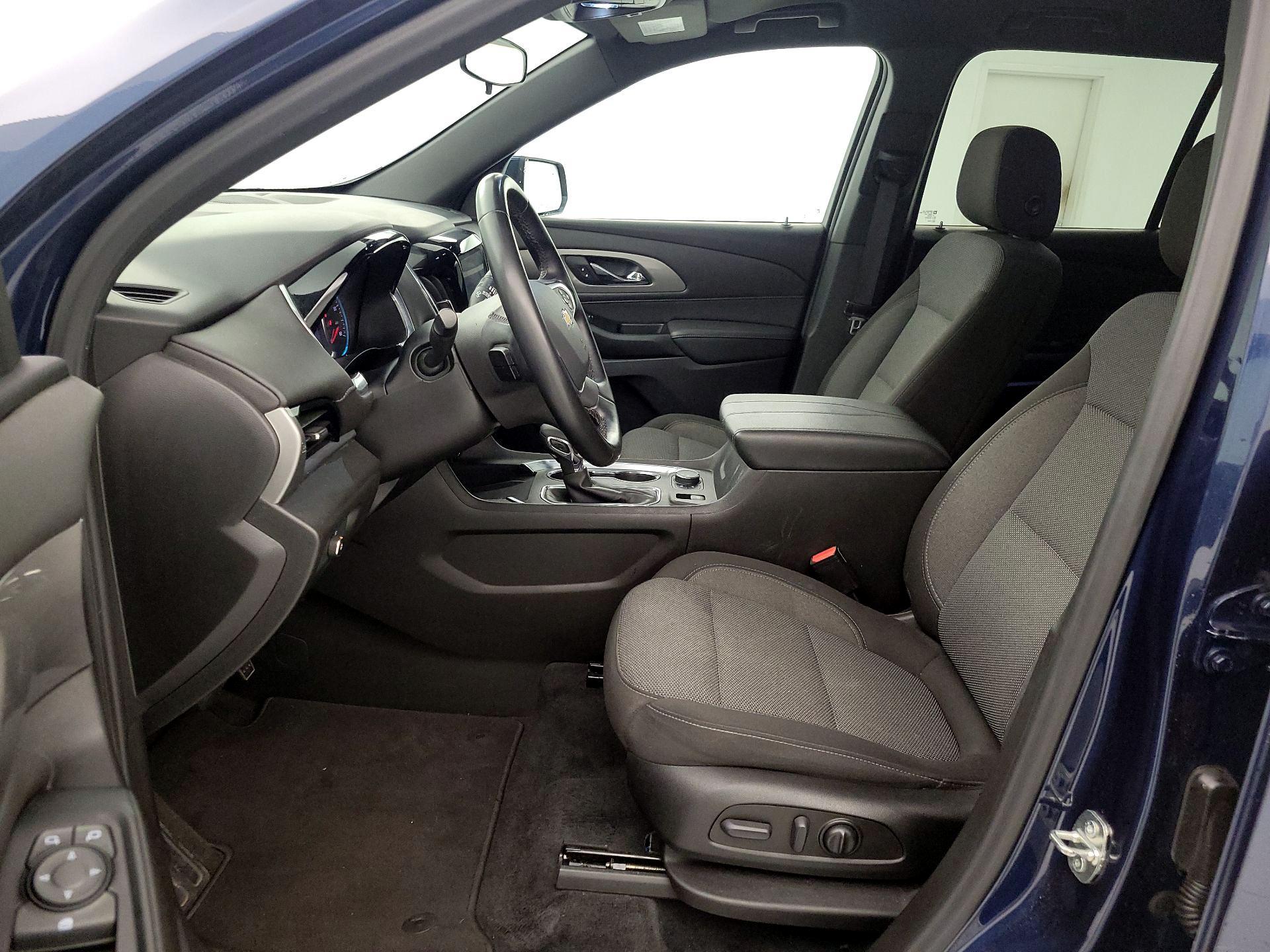 Thumbnail: 2023 Chevrolet Traverse - 11