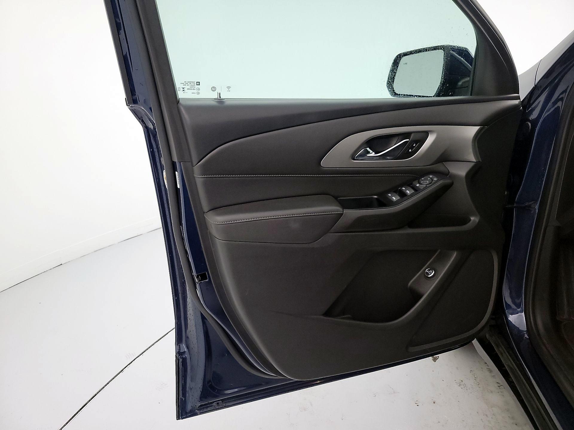 Thumbnail: 2023 Chevrolet Traverse - 12