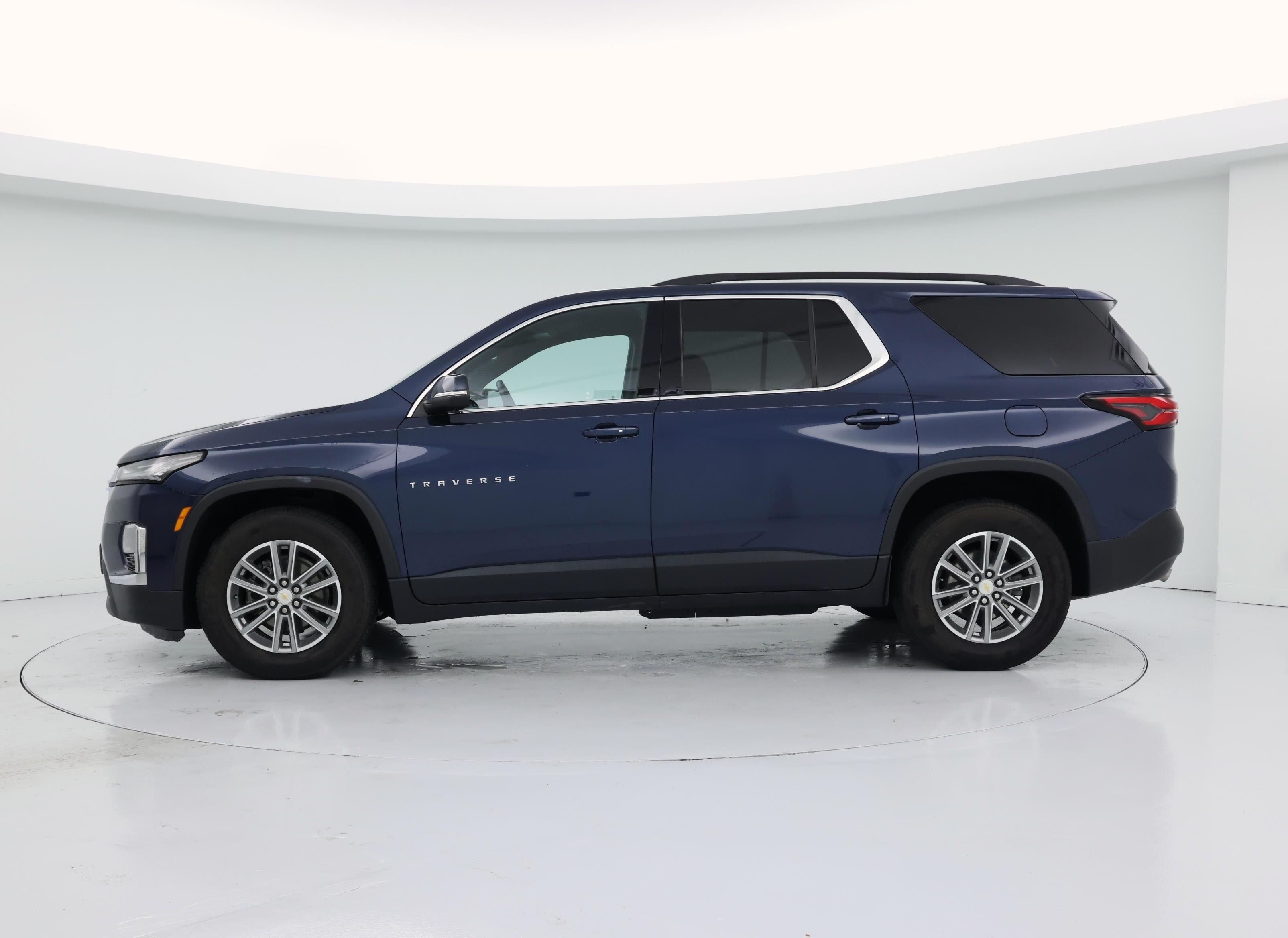 Thumbnail: 2023 Chevrolet Traverse - 3