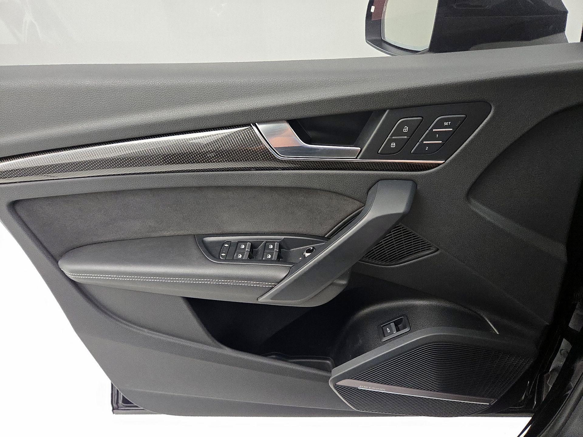 Thumbnail: 2022 Audi SQ5 - 12