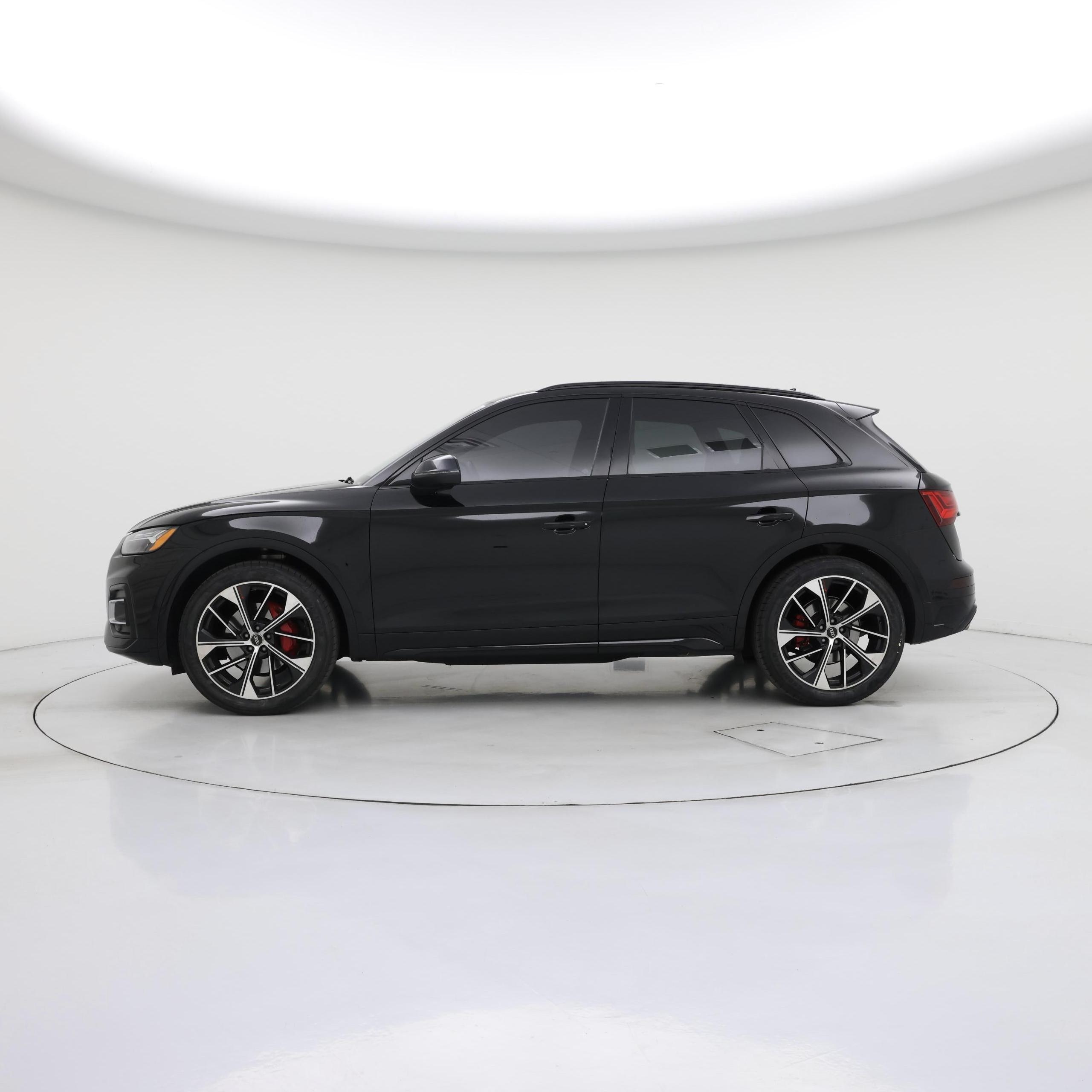 Thumbnail: 2022 Audi SQ5 - 3