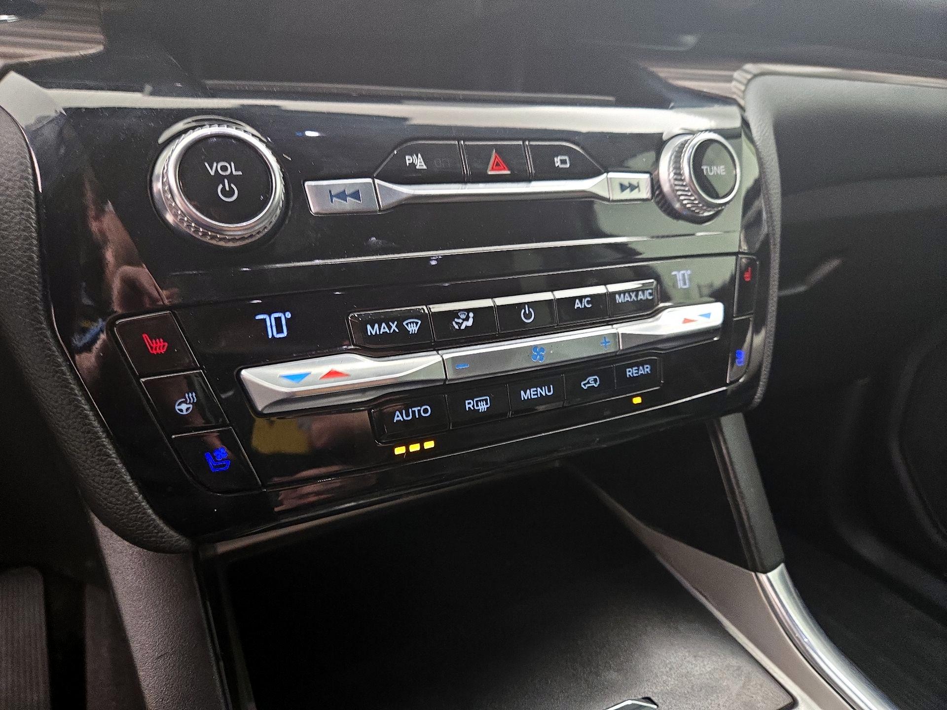 Thumbnail: 2021 Ford Explorer - 17