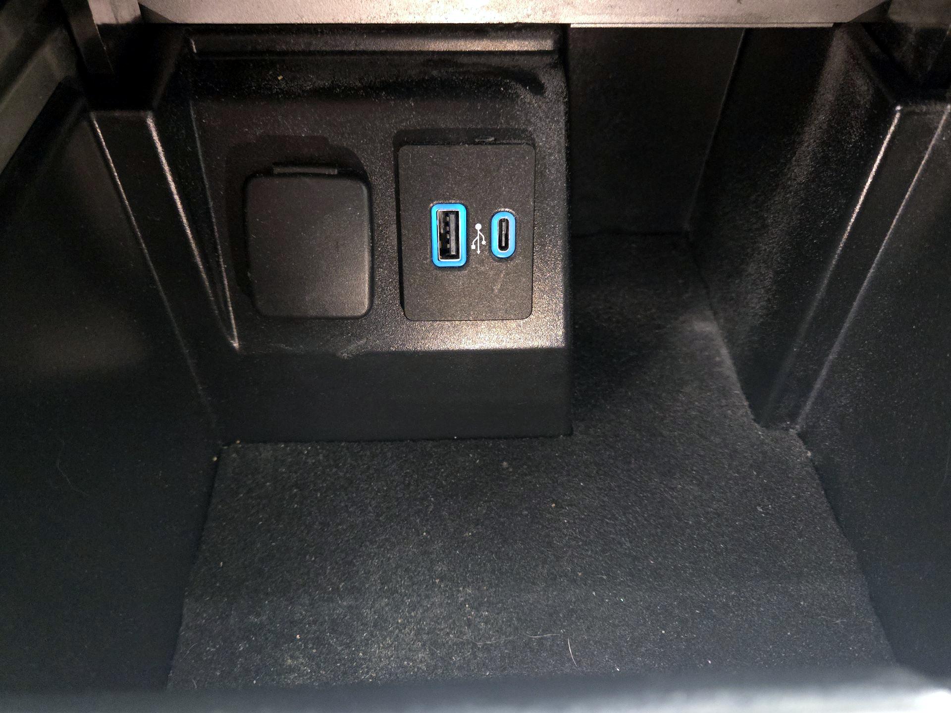 Thumbnail: 2021 Ford Explorer - 19