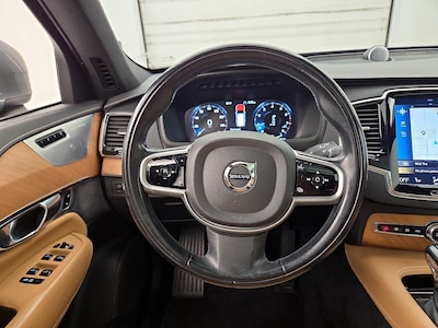 Steering Wheel & Instrument Cluster (On)