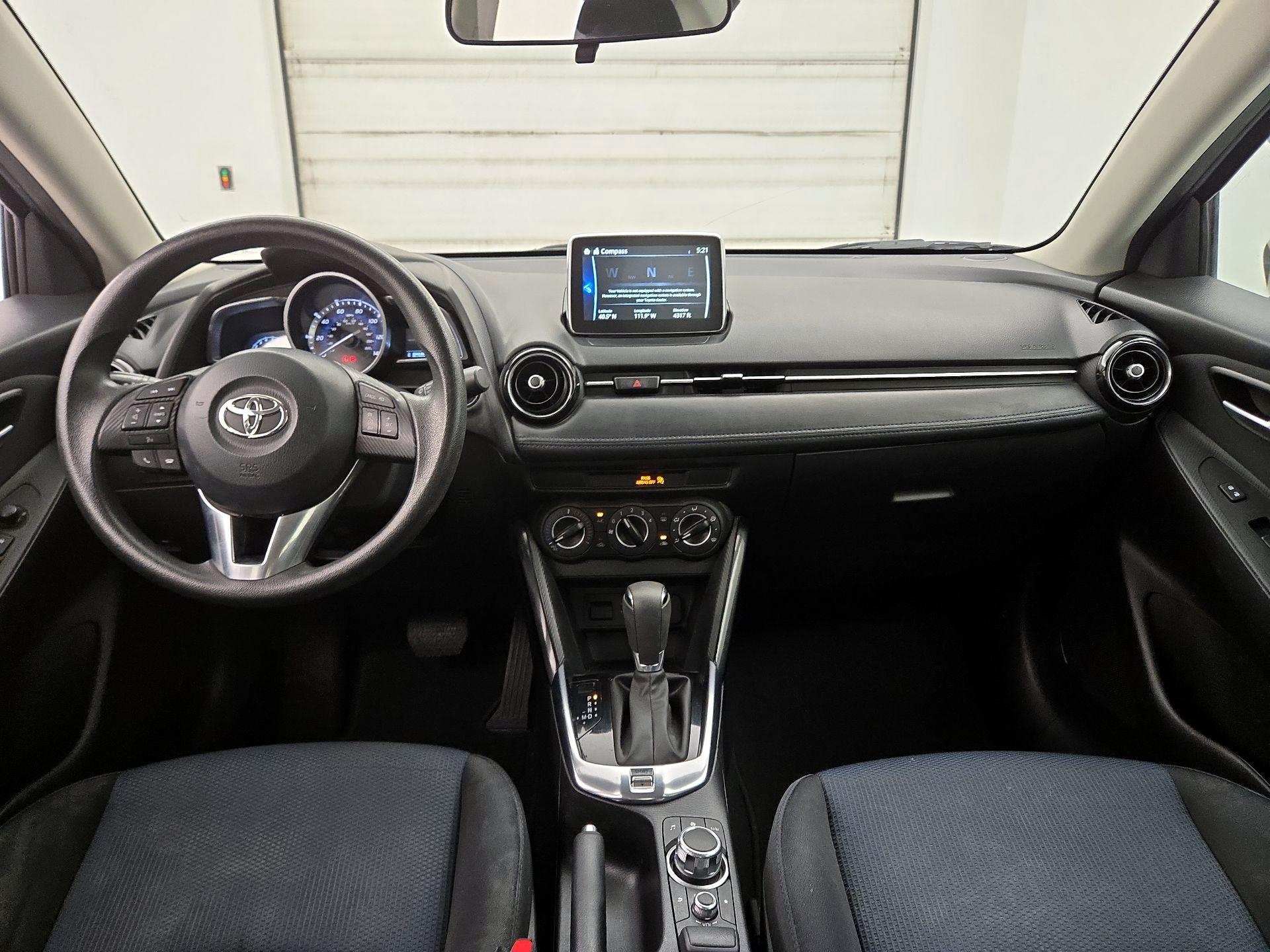 Thumbnail: 2017 Toyota Yaris iA - 9