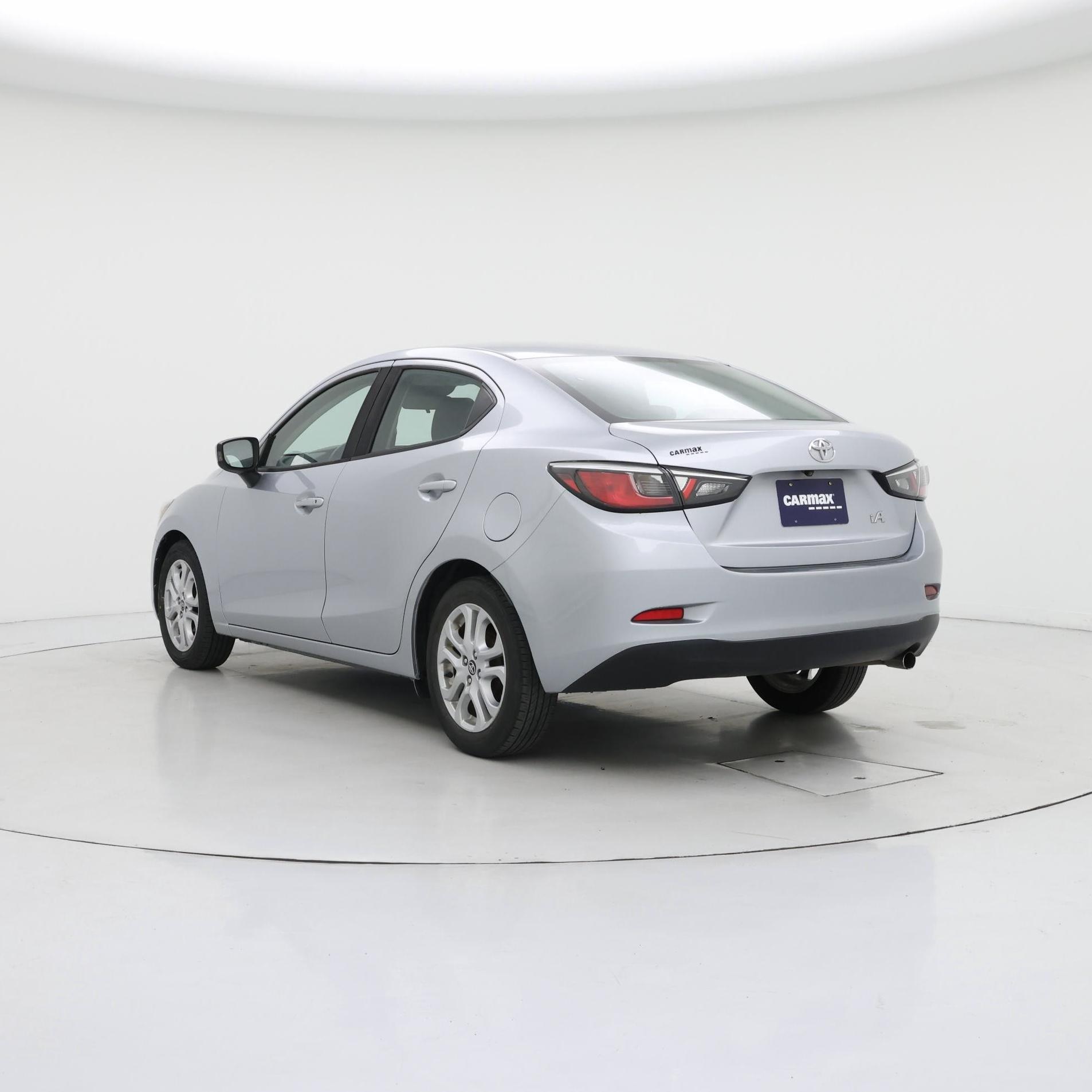 Thumbnail: 2017 Toyota Yaris iA - 2