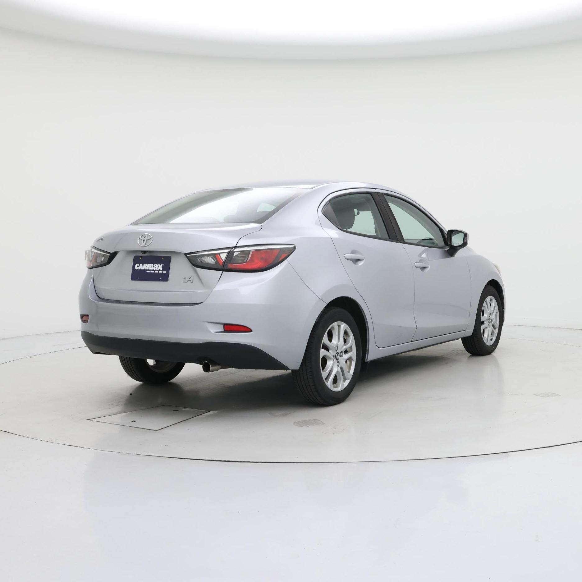 Thumbnail: 2017 Toyota Yaris iA - 8