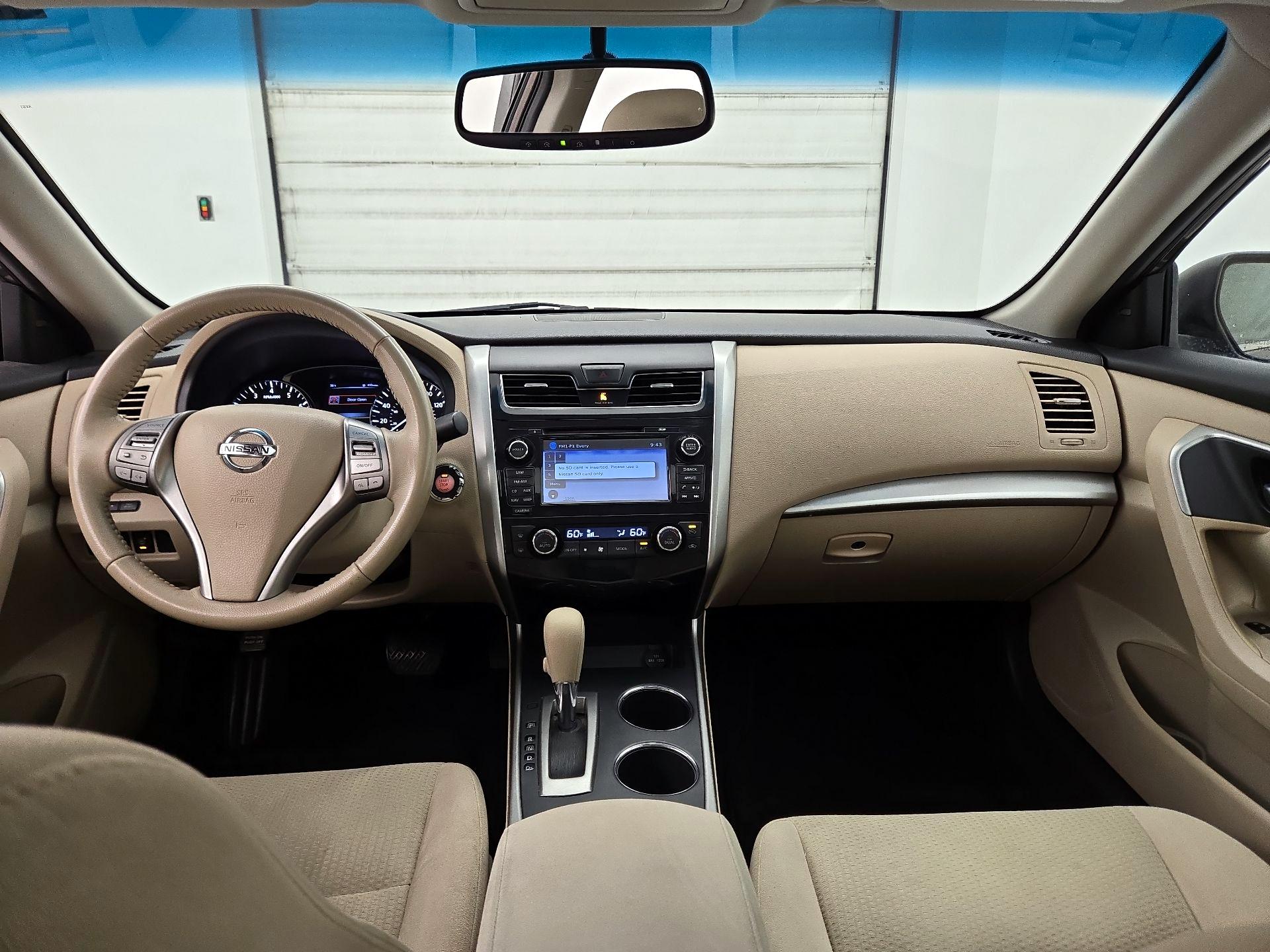 Thumbnail: 2015 Nissan Altima - 9