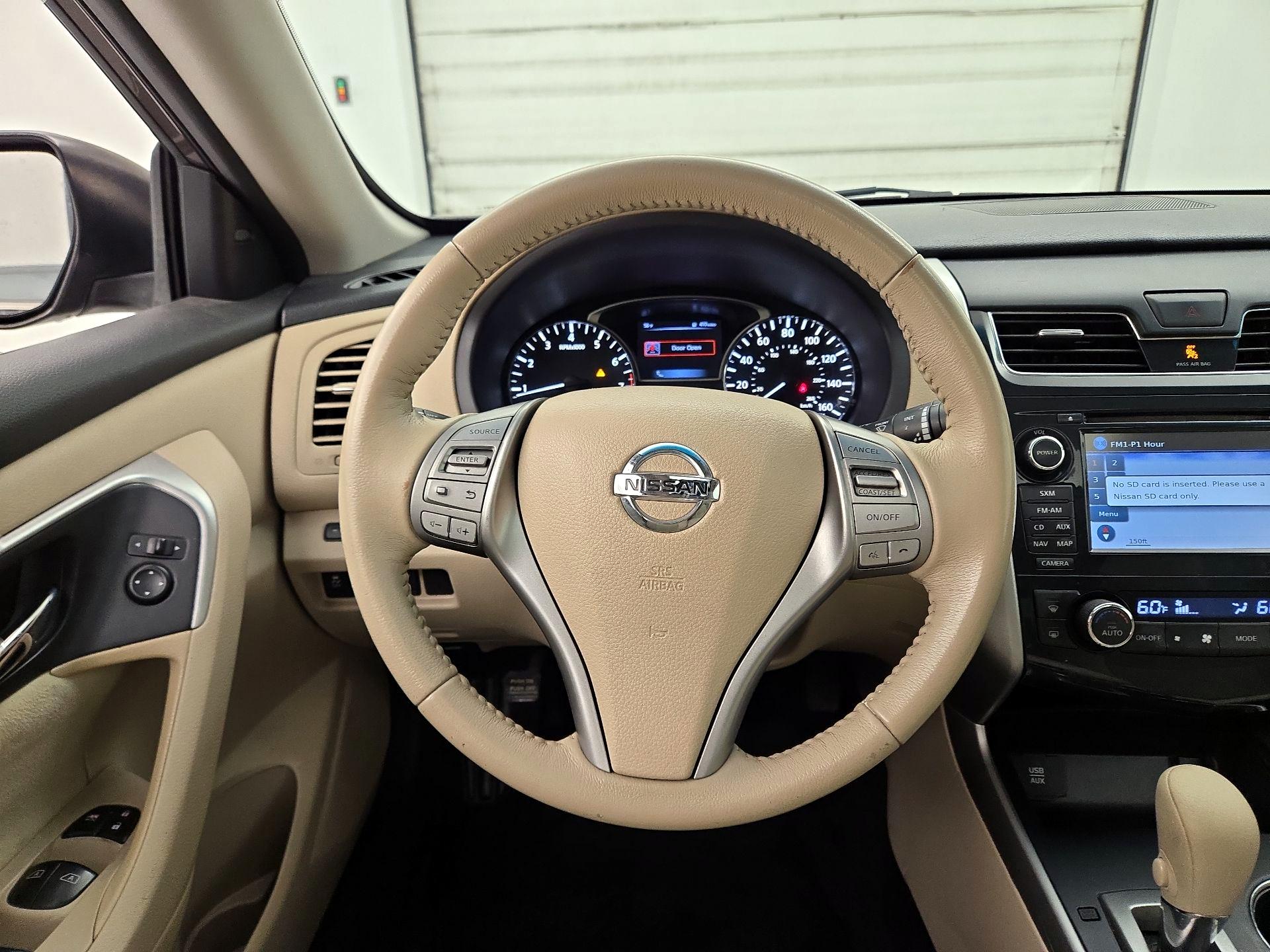 Thumbnail: 2015 Nissan Altima - 10
