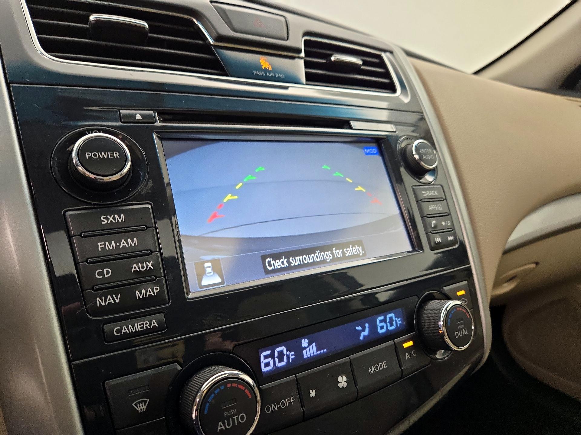 Thumbnail: 2015 Nissan Altima - 14
