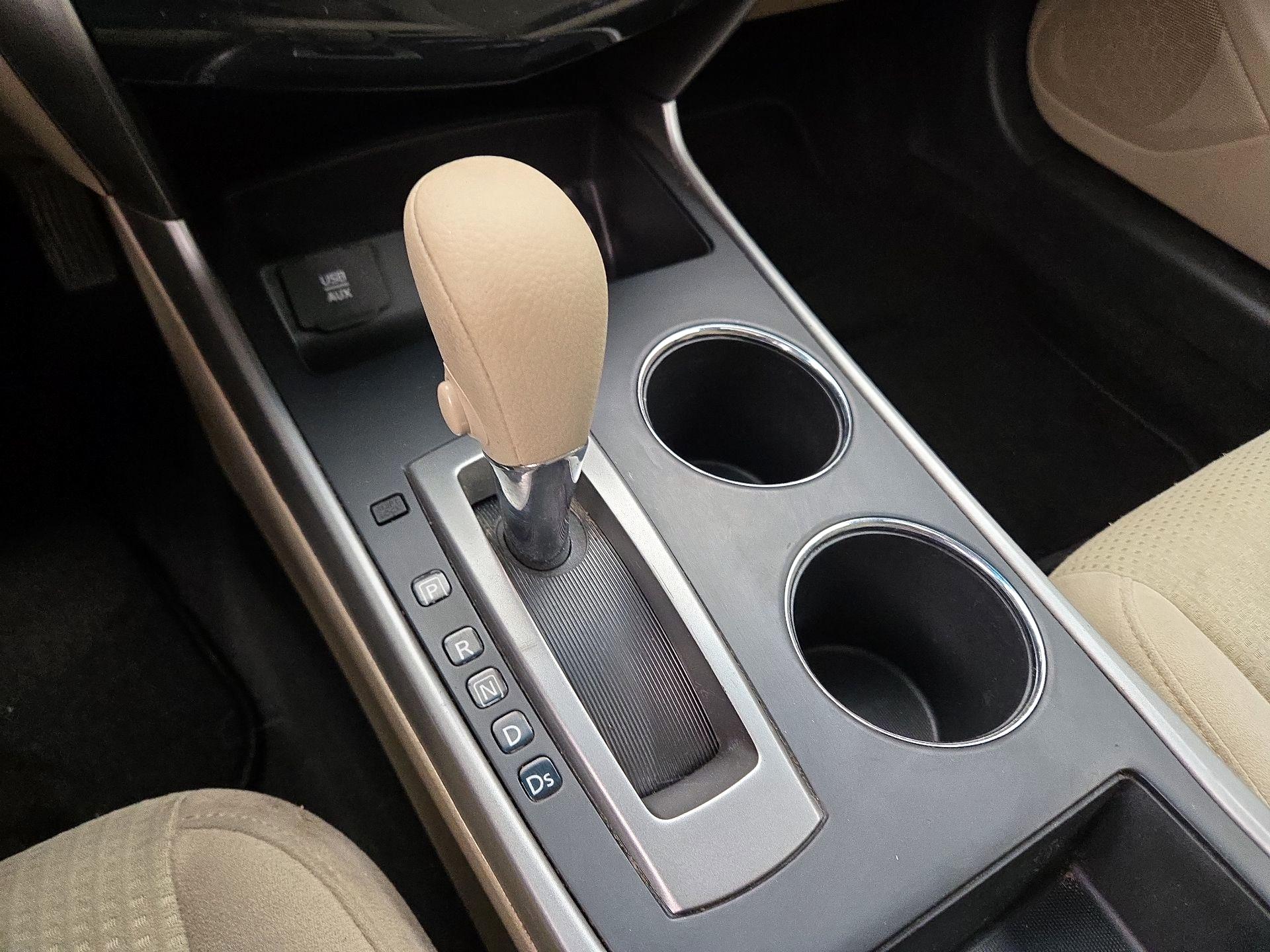 Thumbnail: 2015 Nissan Altima - 17
