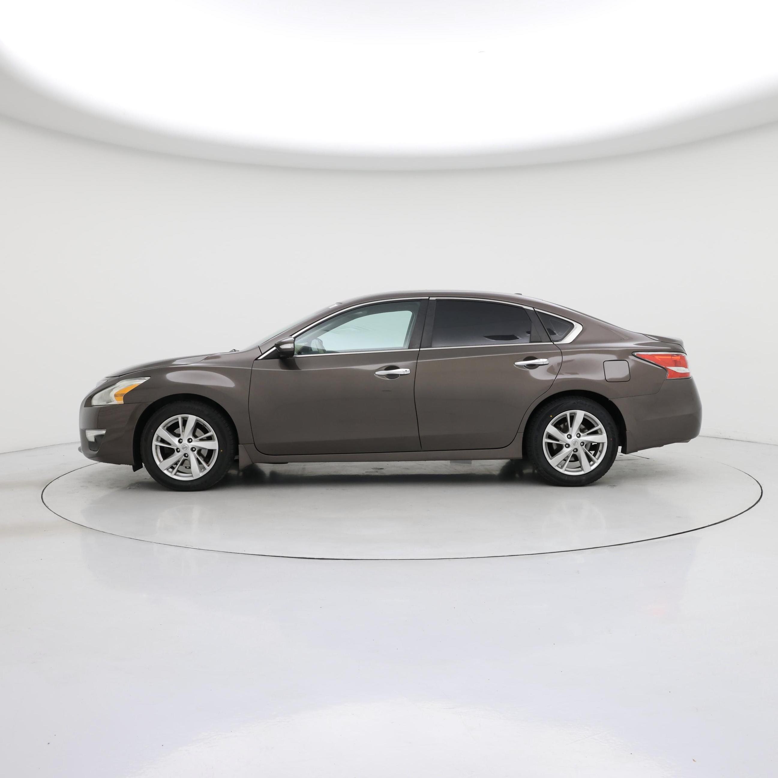 Thumbnail: 2015 Nissan Altima - 3