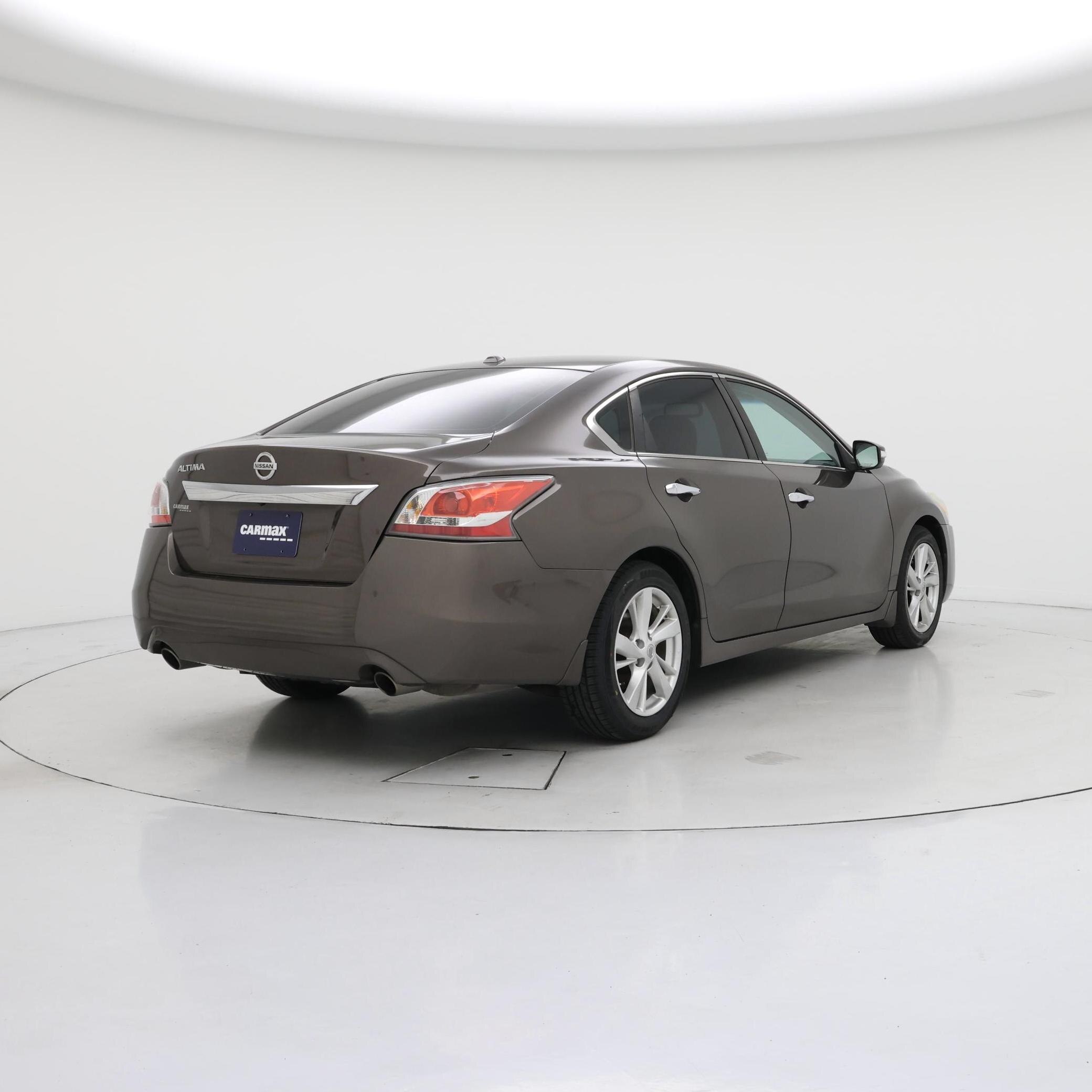 Thumbnail: 2015 Nissan Altima - 8
