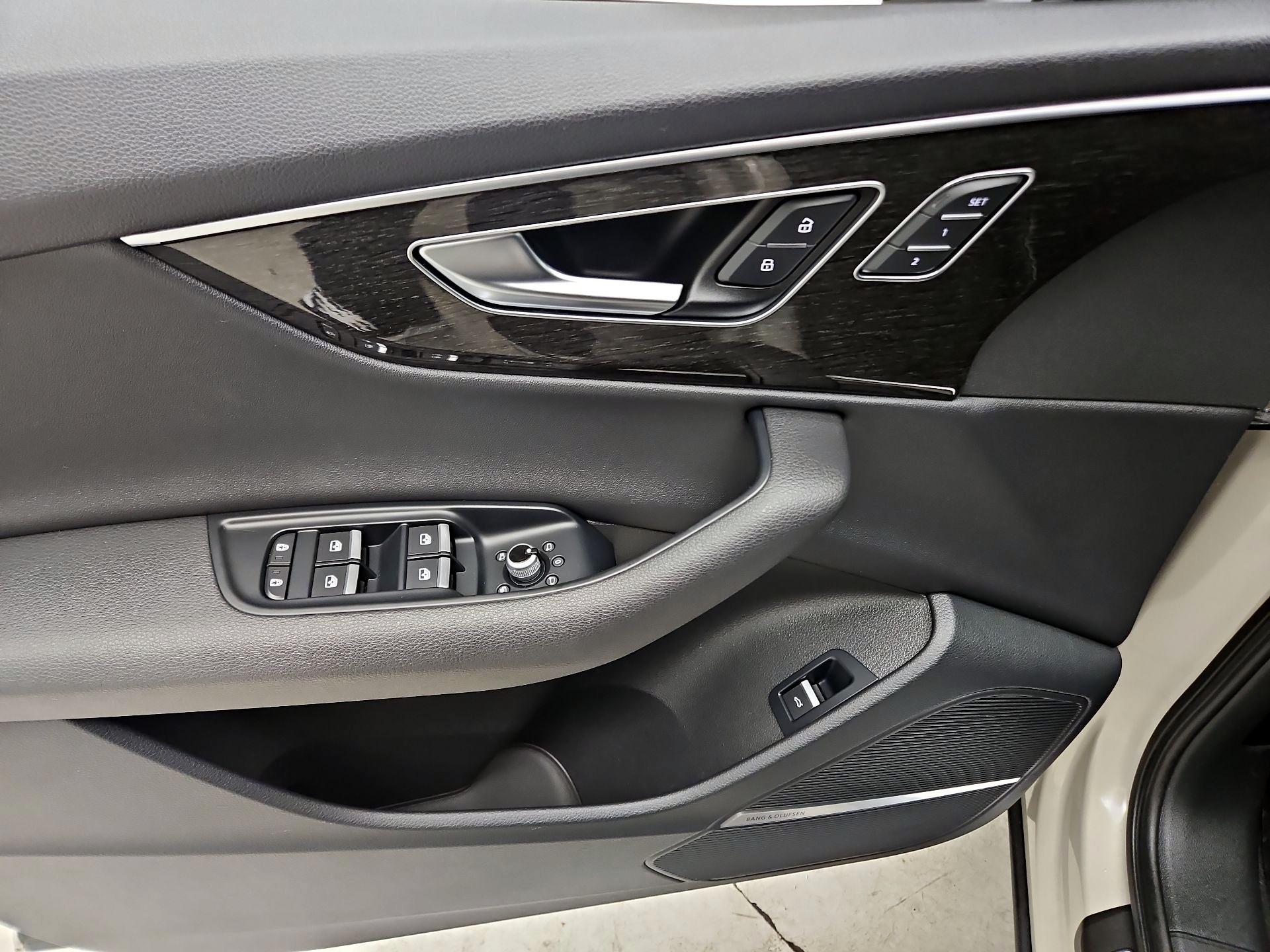 Thumbnail: 2022 Audi Q7 - 12