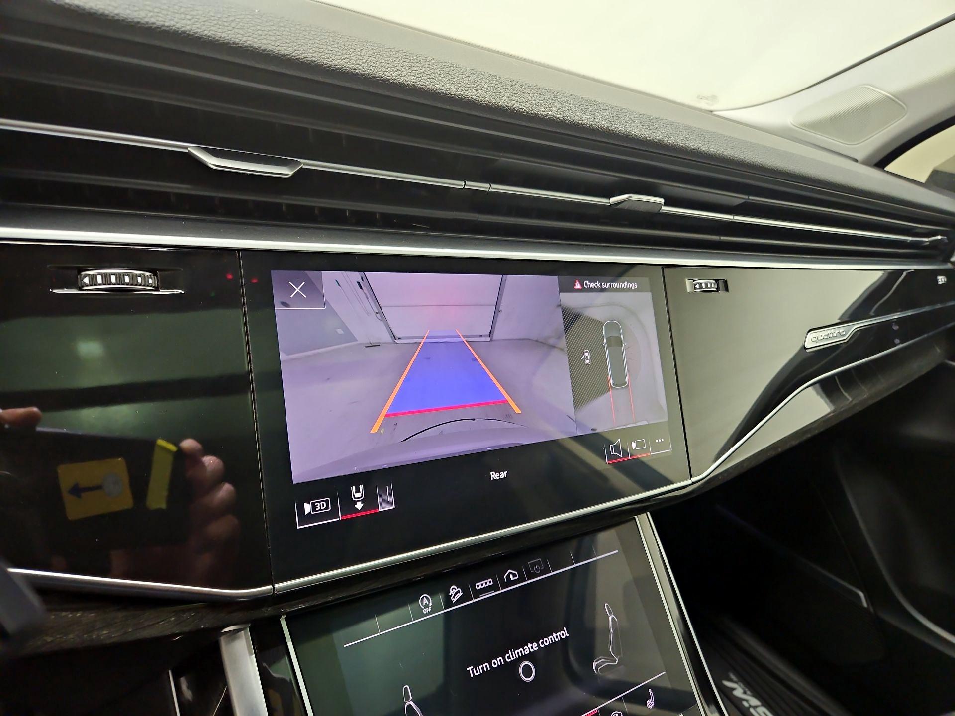 Thumbnail: 2022 Audi Q7 - 15