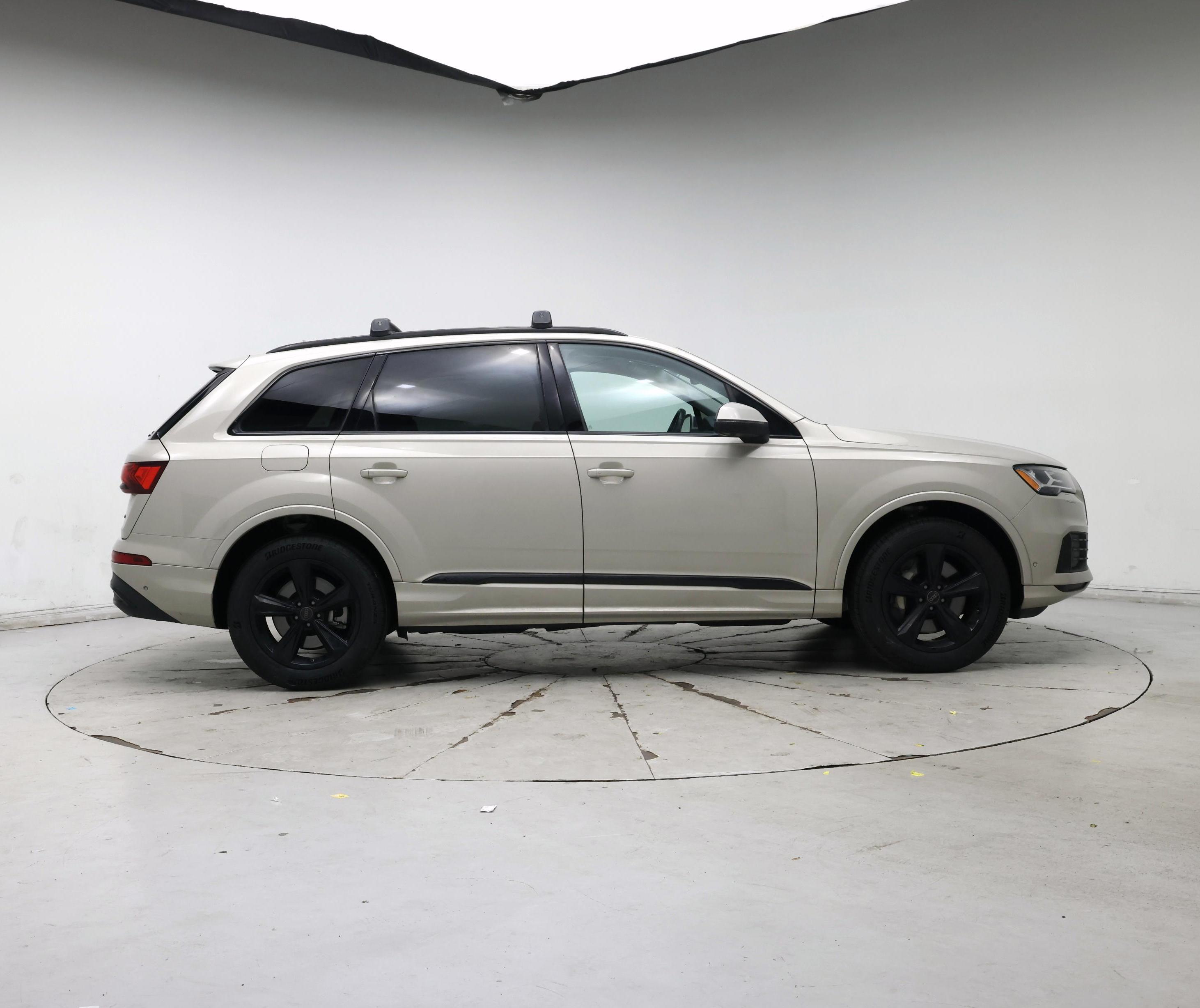 Thumbnail: 2022 Audi Q7 - 7