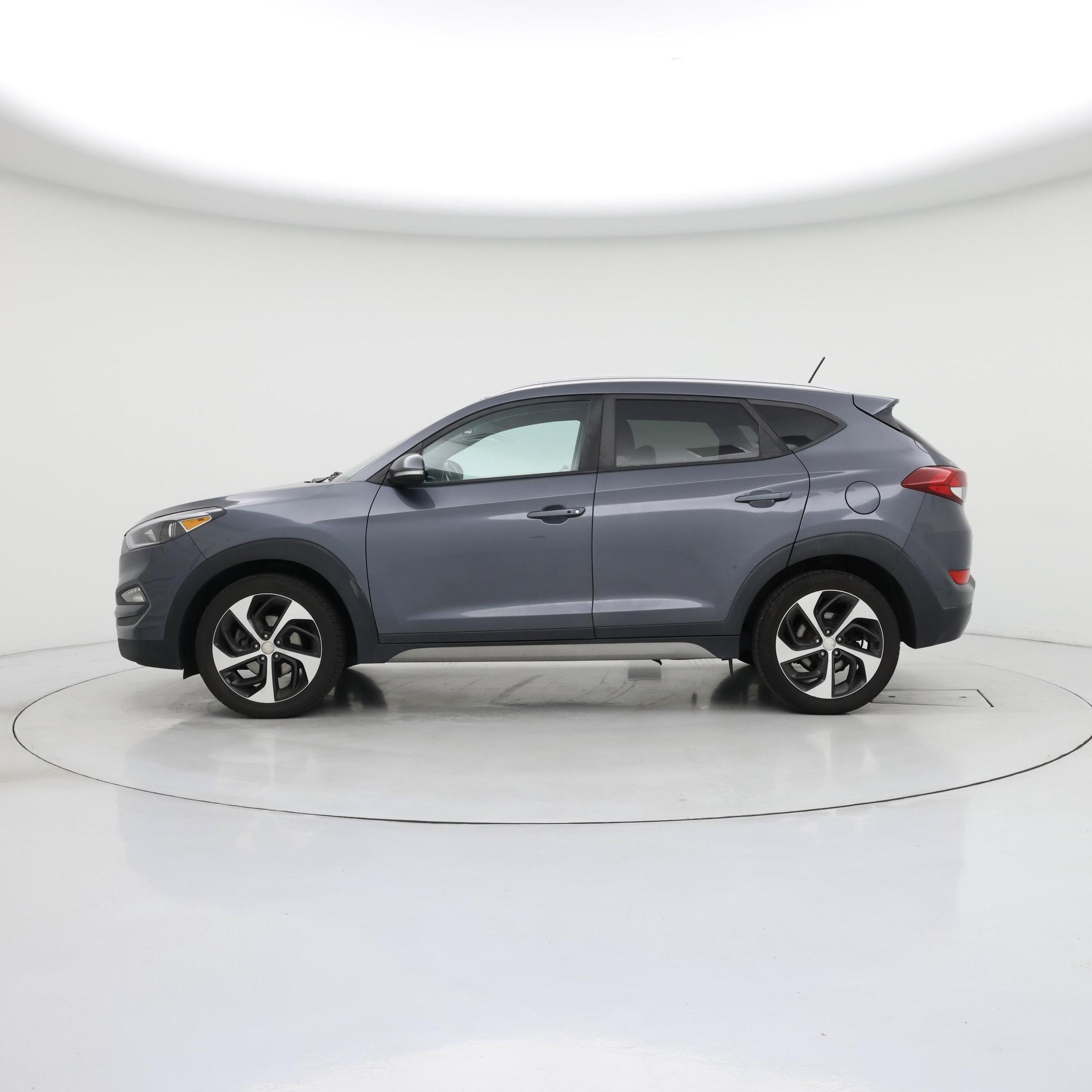 Thumbnail: 2017 Hyundai Tucson - 3