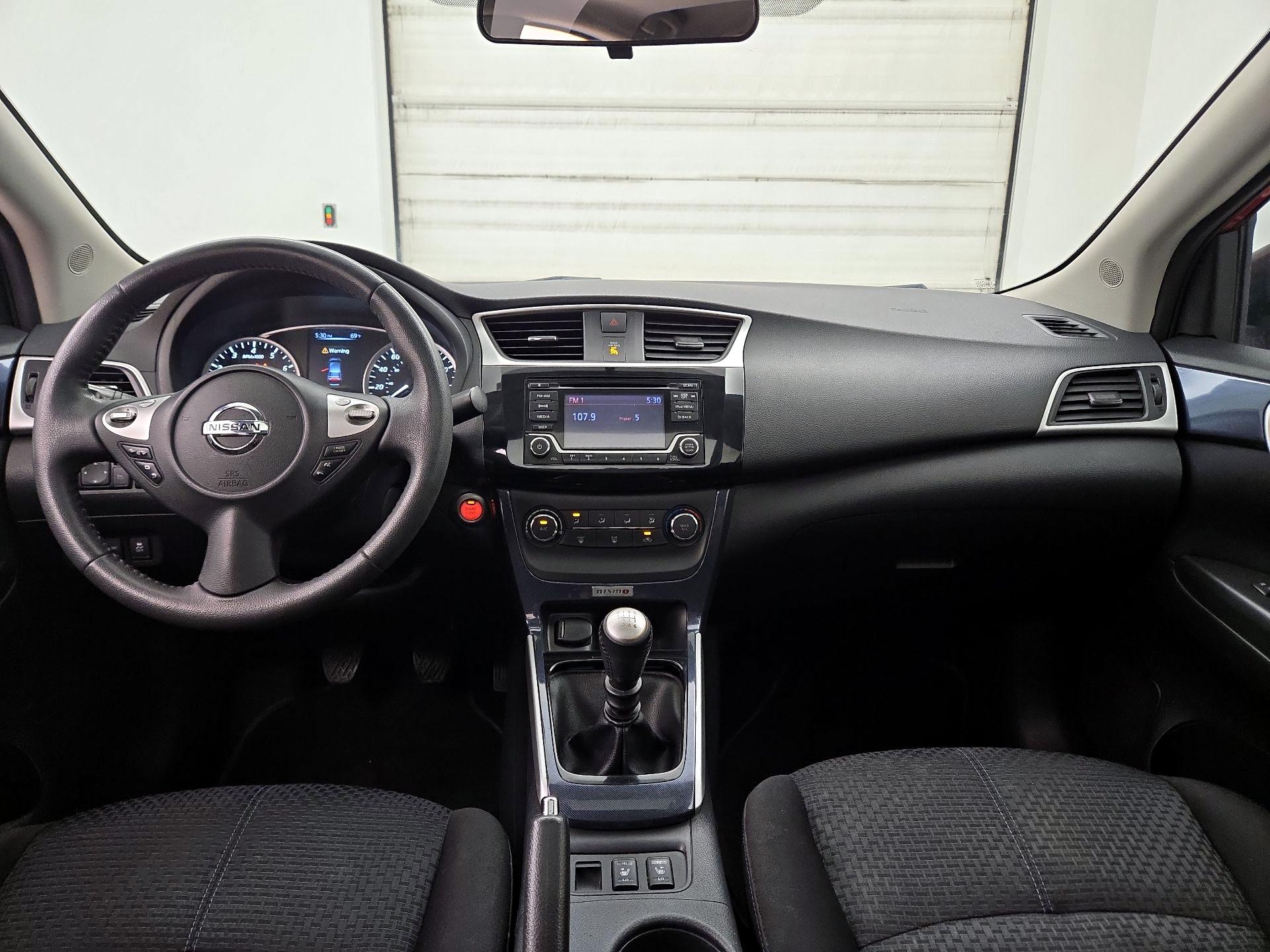 Thumbnail: 2017 Nissan Sentra - 9