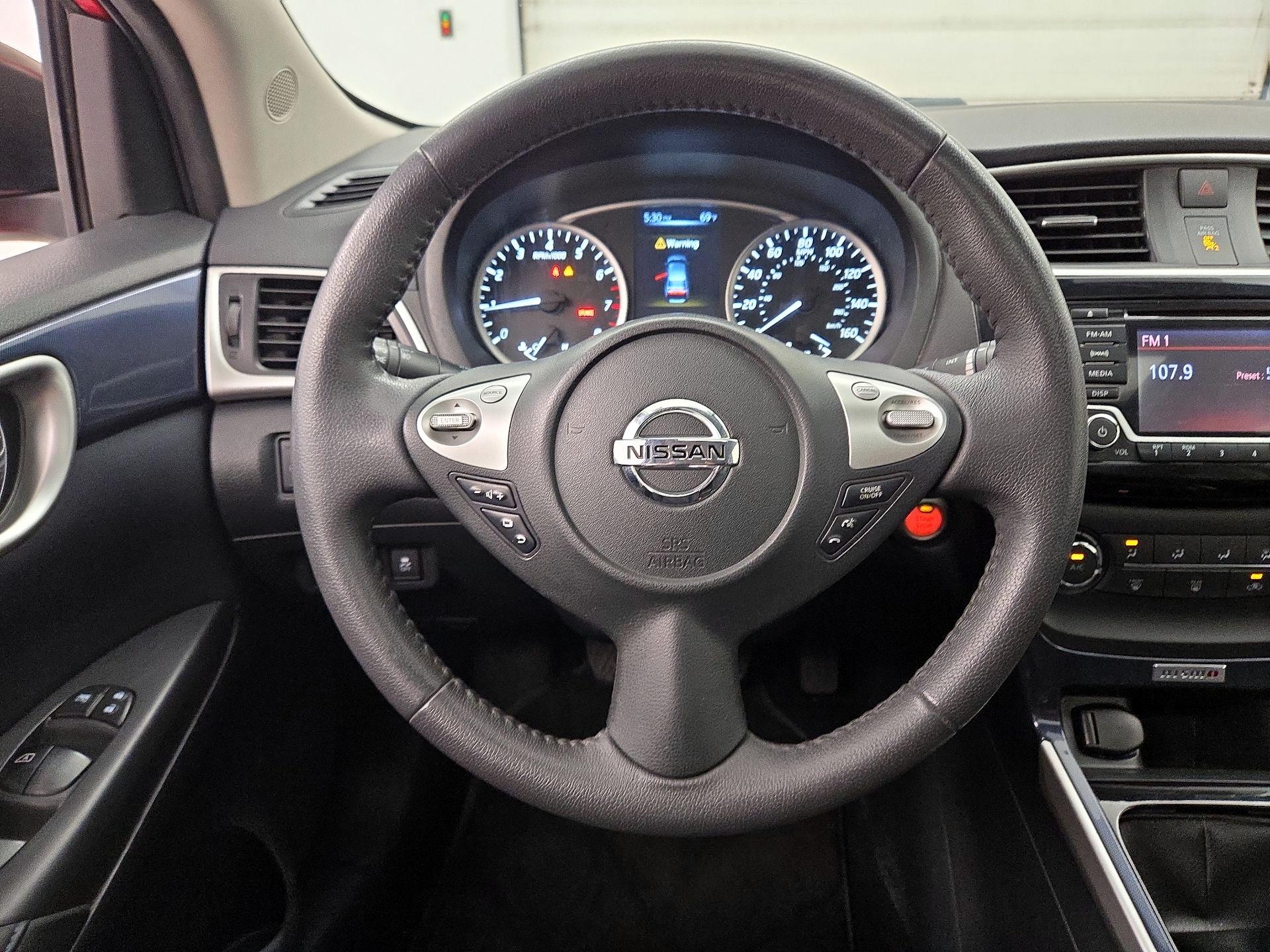 Thumbnail: 2017 Nissan Sentra - 10