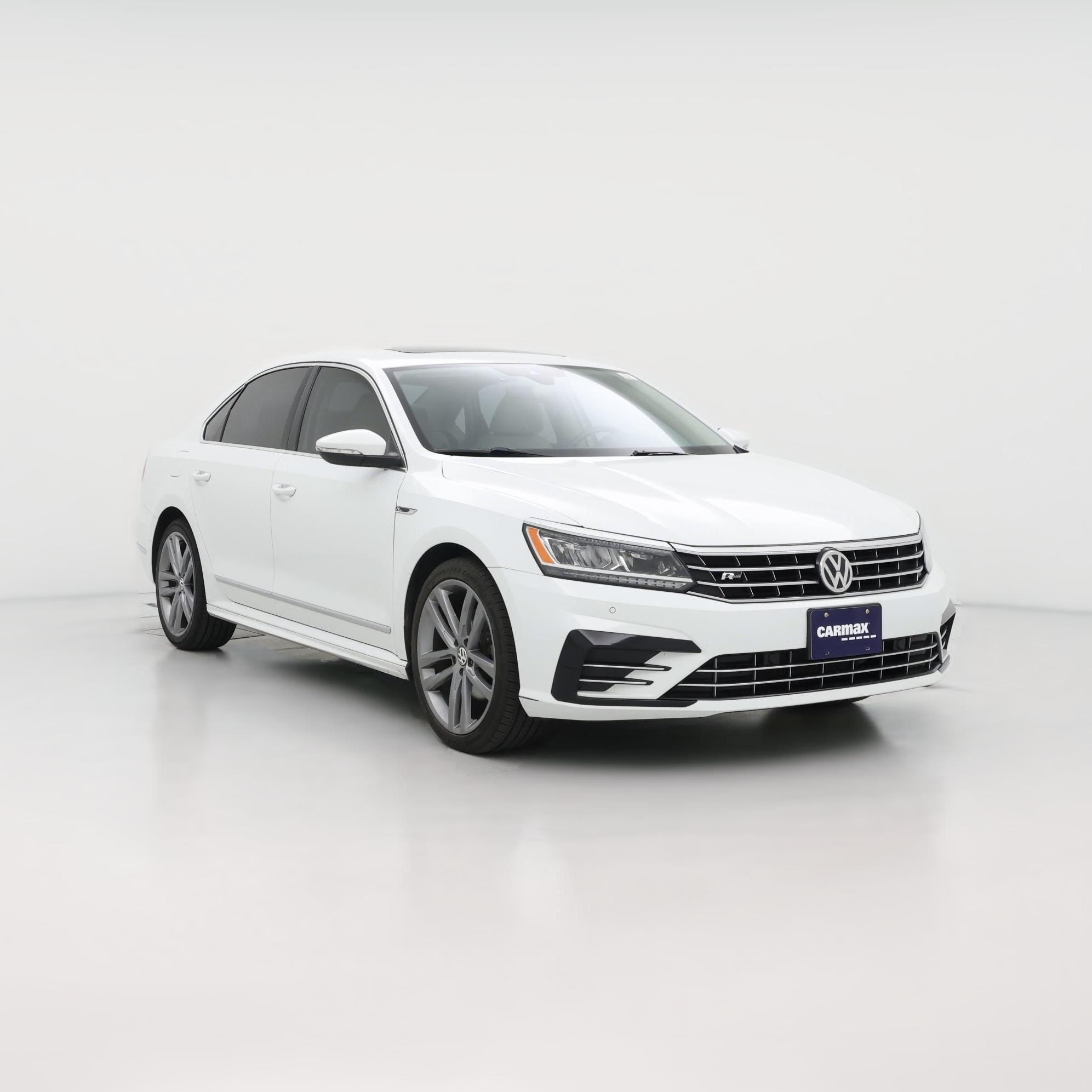 Thumbnail: 2019 Volkswagen Passat - 1