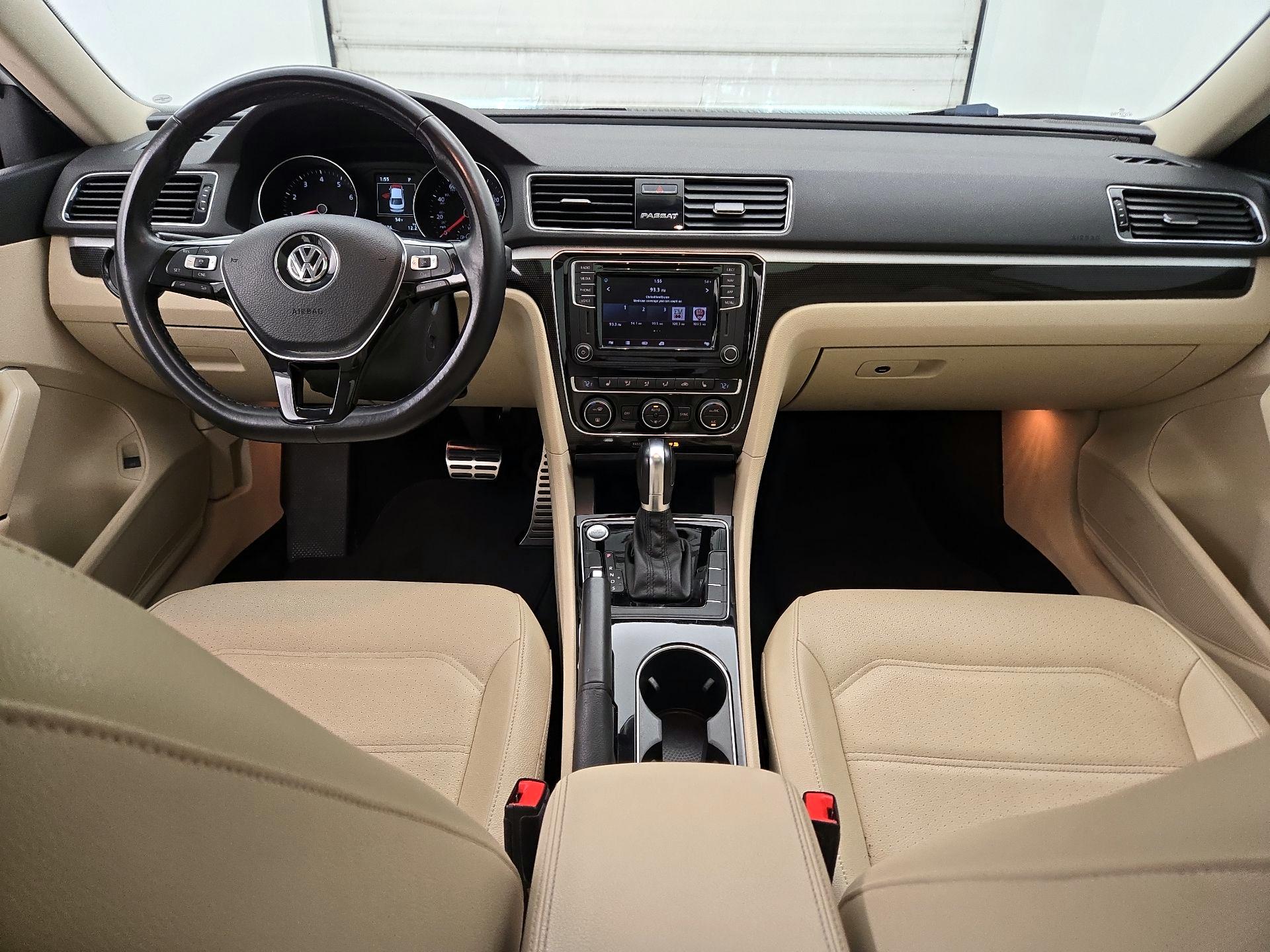 Thumbnail: 2019 Volkswagen Passat - 9