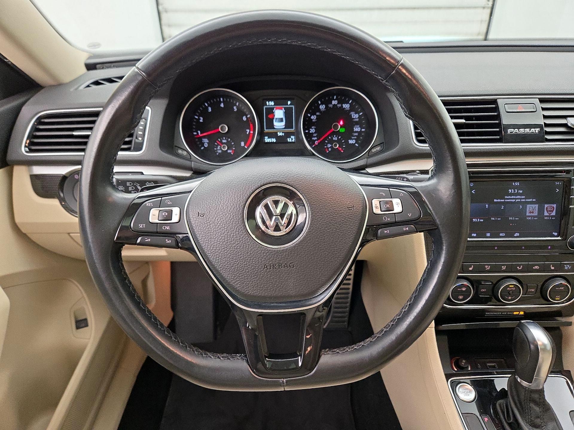 Thumbnail: 2019 Volkswagen Passat - 10