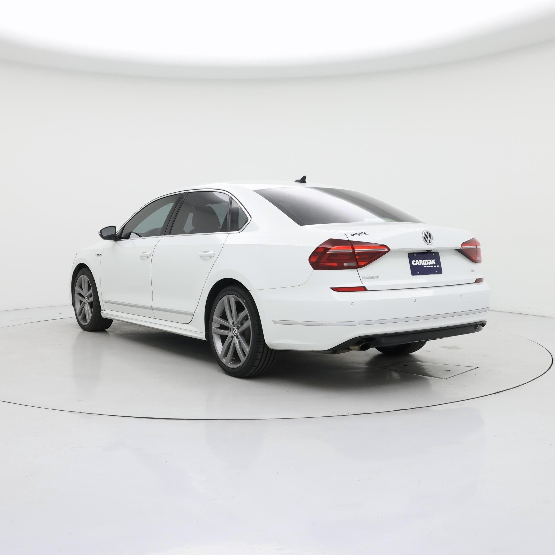 Thumbnail: 2019 Volkswagen Passat - 2