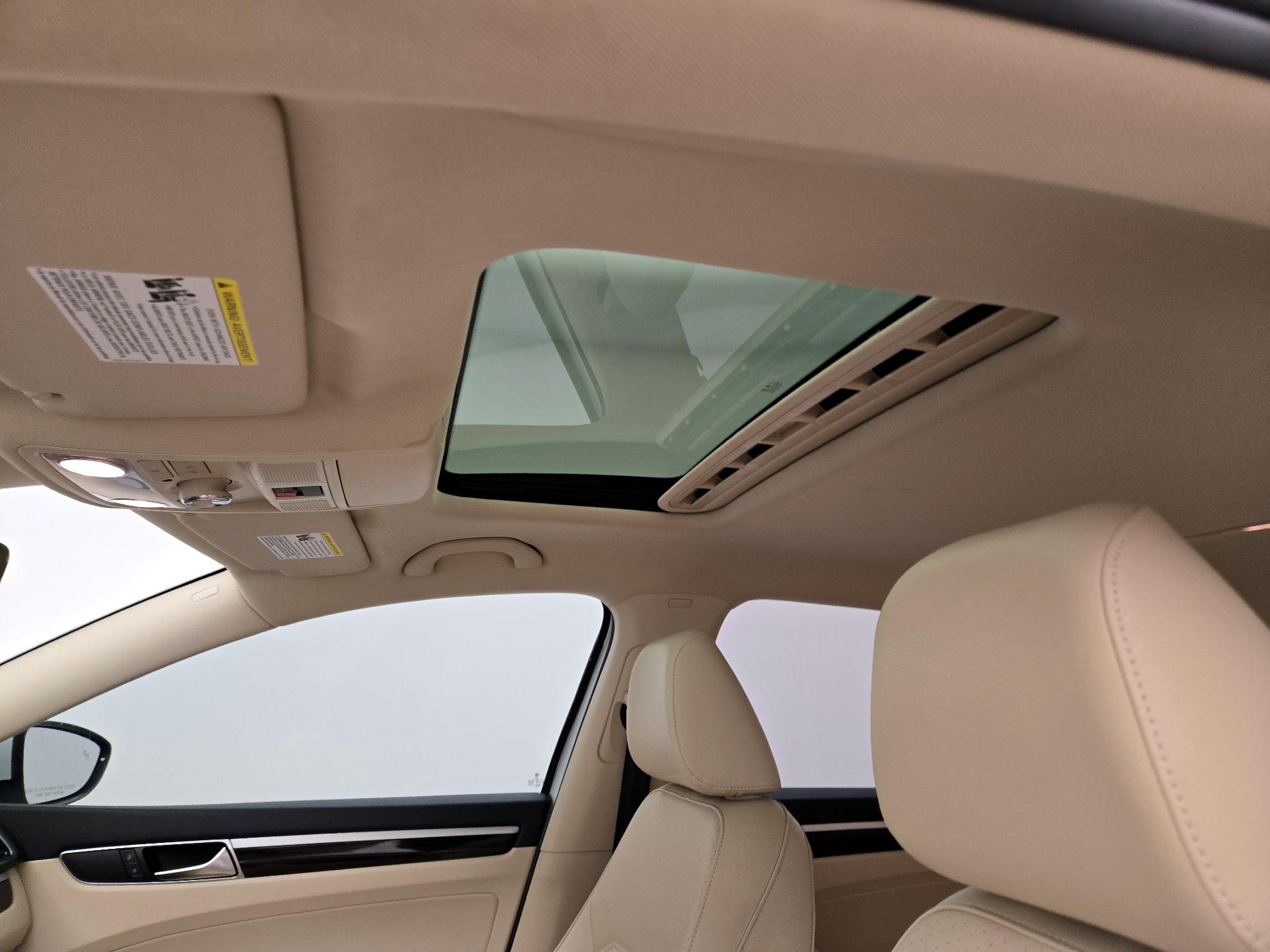 Thumbnail: 2019 Volkswagen Passat - 19