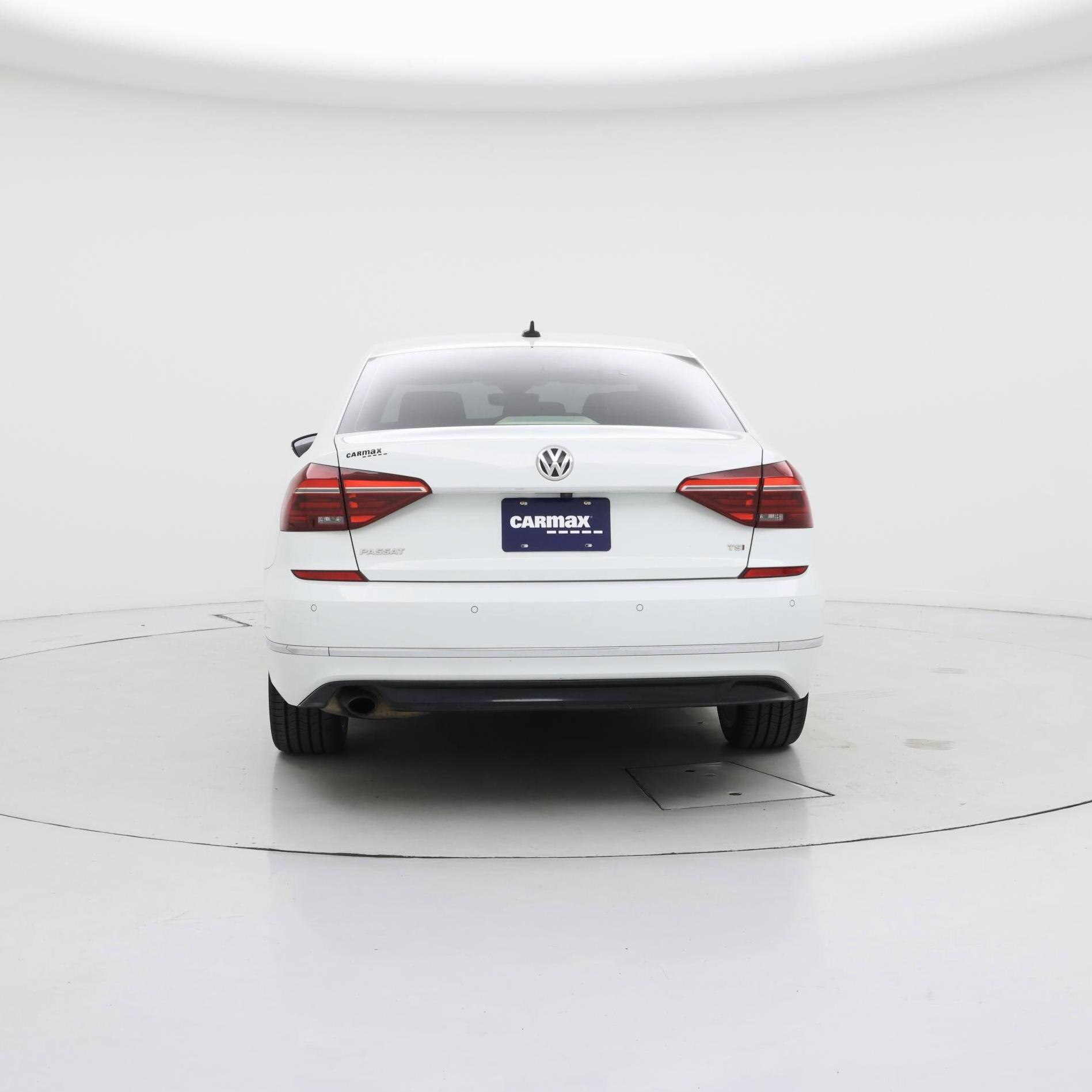 Thumbnail: 2019 Volkswagen Passat - 6