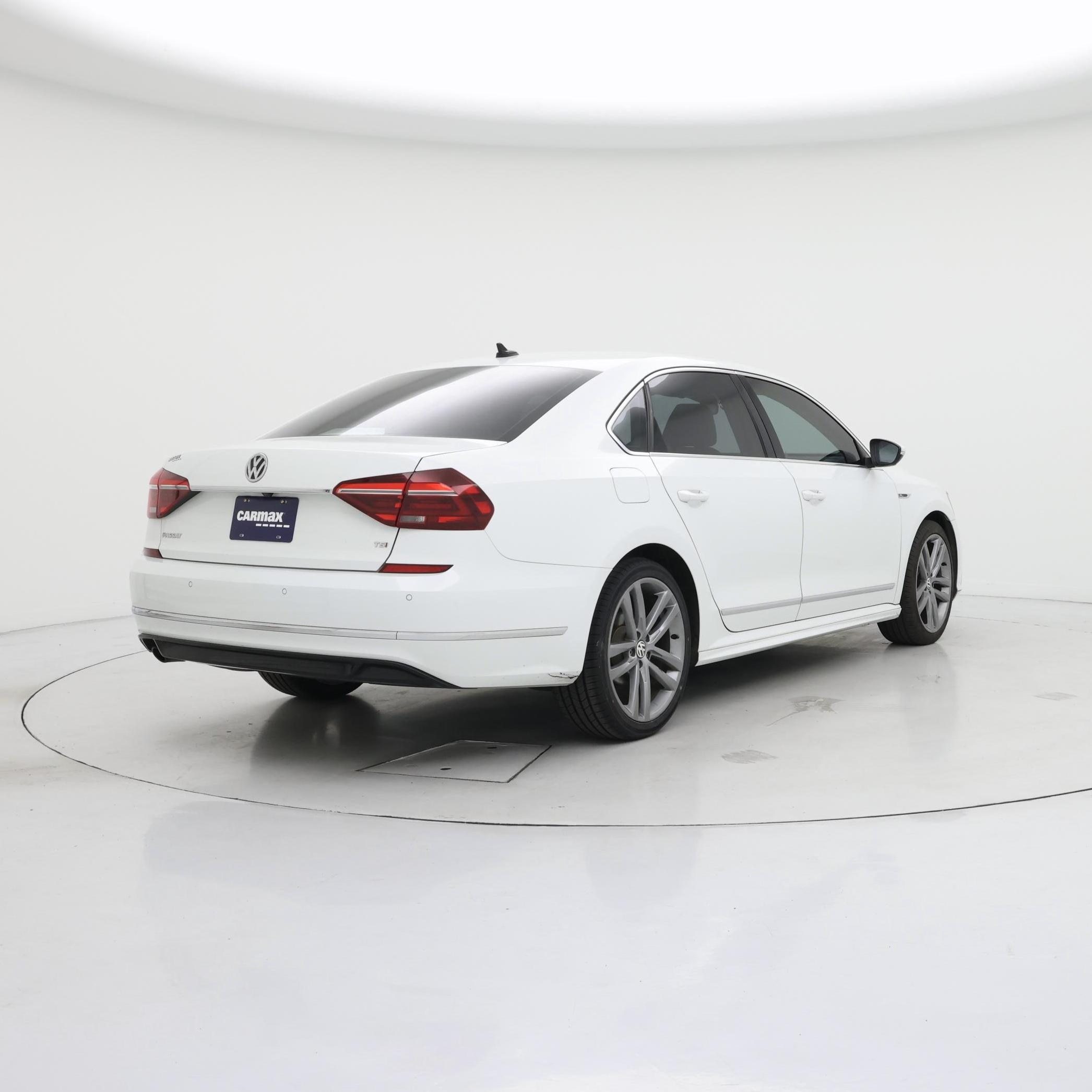 Thumbnail: 2019 Volkswagen Passat - 8