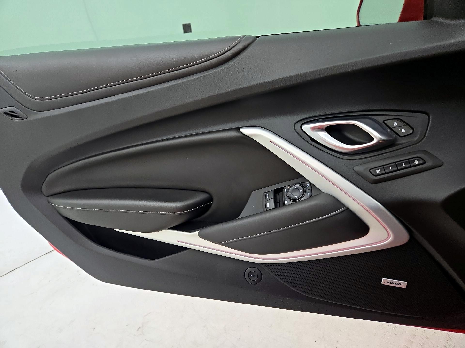 Thumbnail: 2019 Chevrolet Camaro - 12