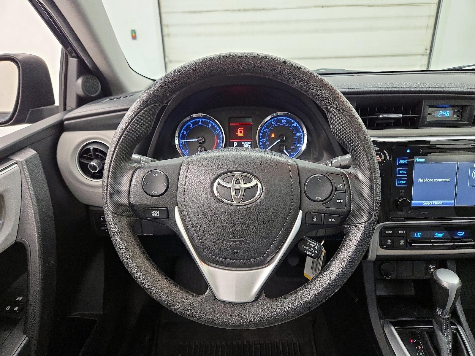 2018 Toyota Corolla LE - Photo 11