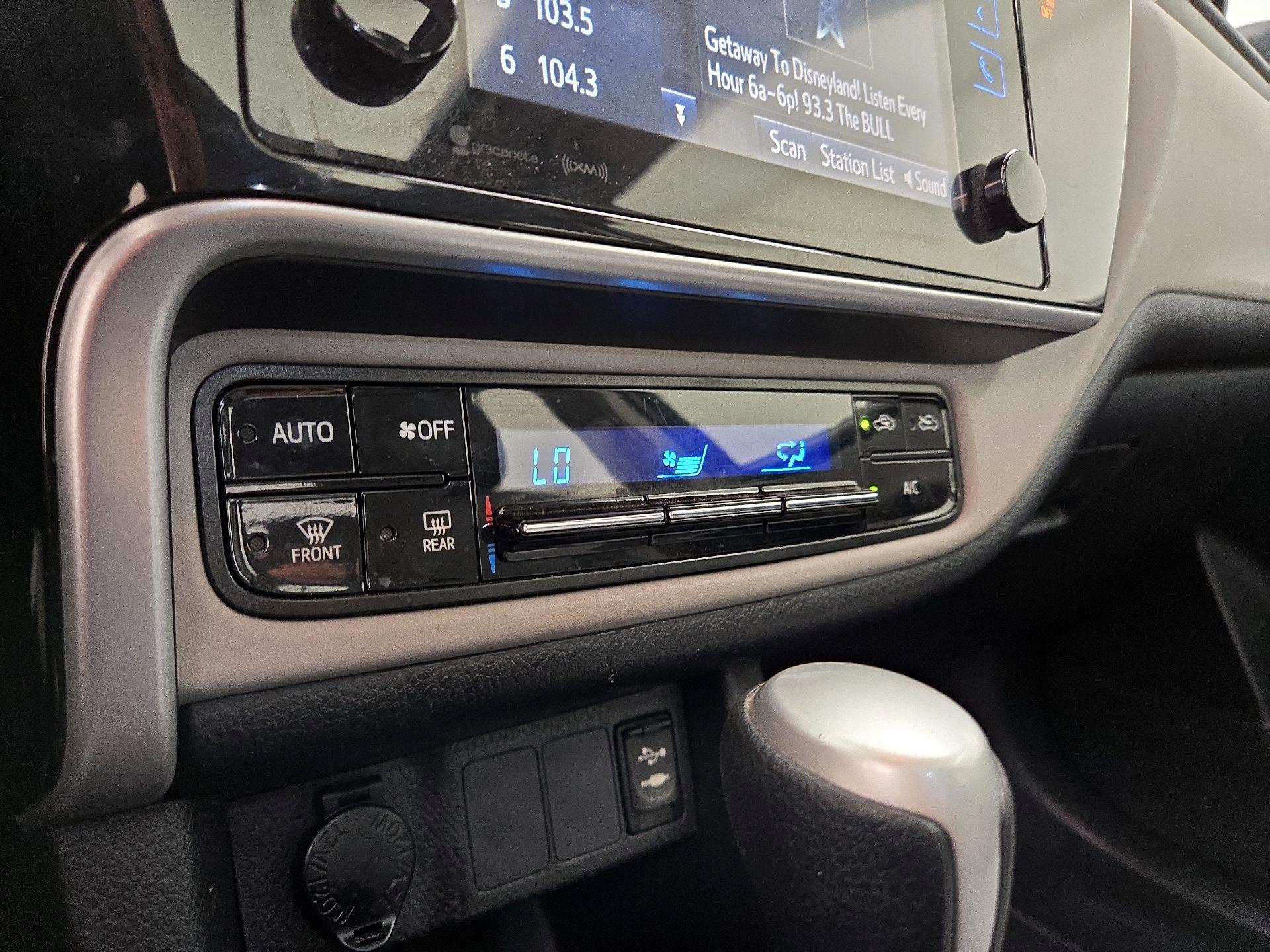 Thumbnail: 2018 Toyota Corolla - 16
