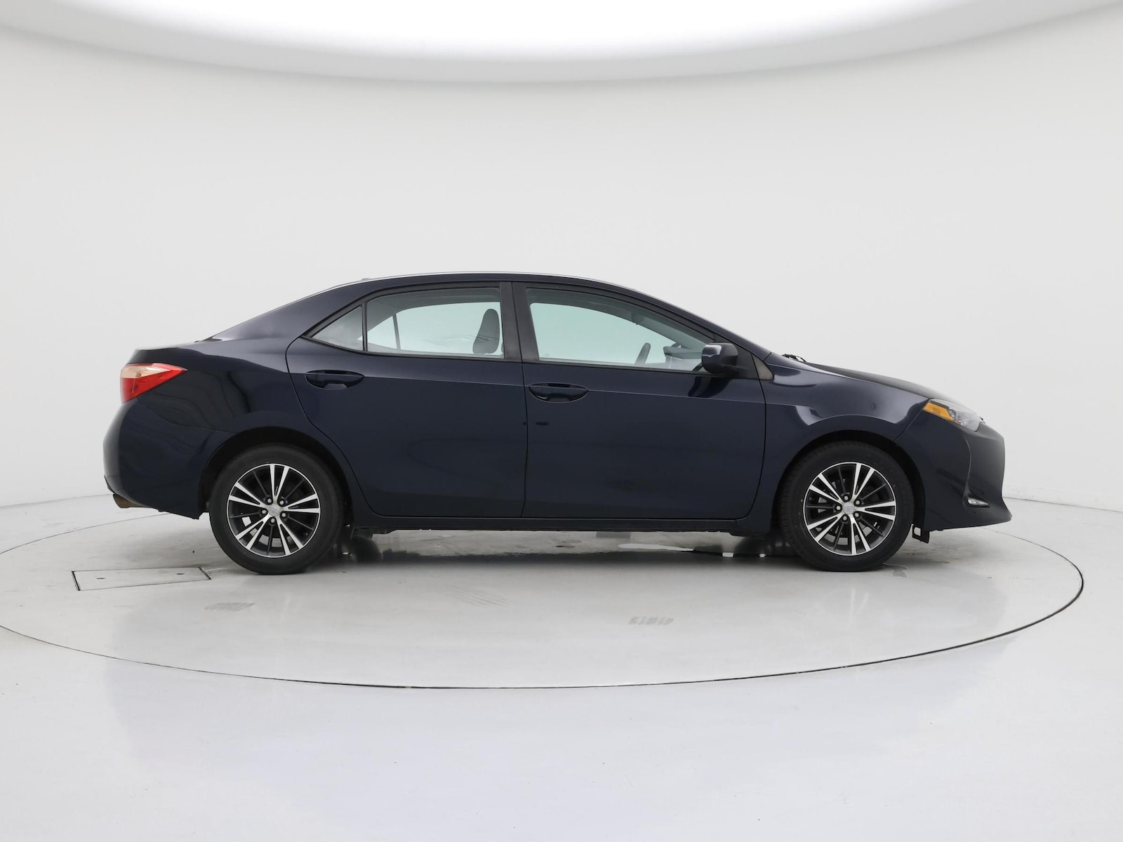 2018 Toyota Corolla LE - Photo 8