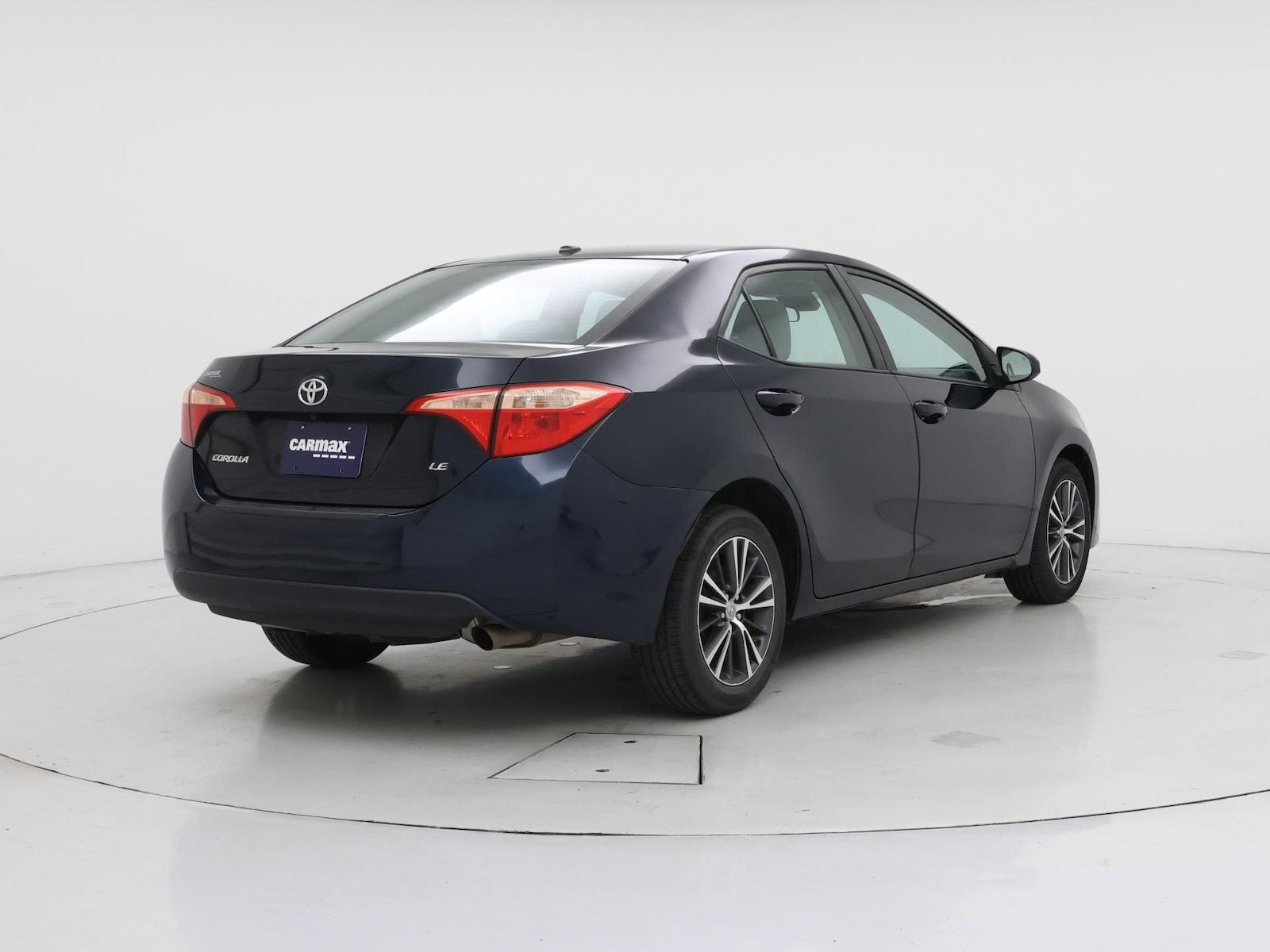 2018 Toyota Corolla LE - Photo 9