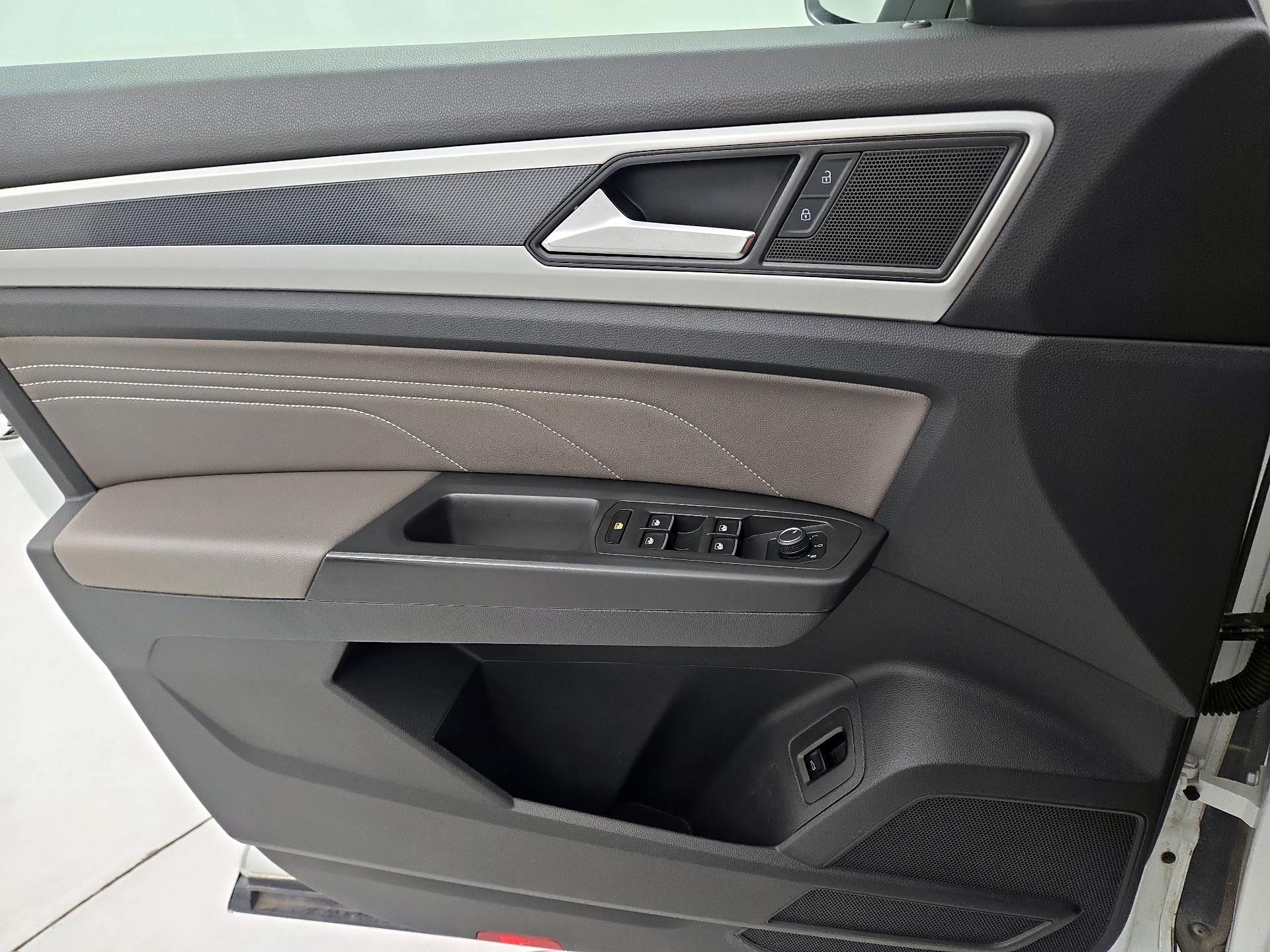 Thumbnail: 2022 Volkswagen Atlas - 12