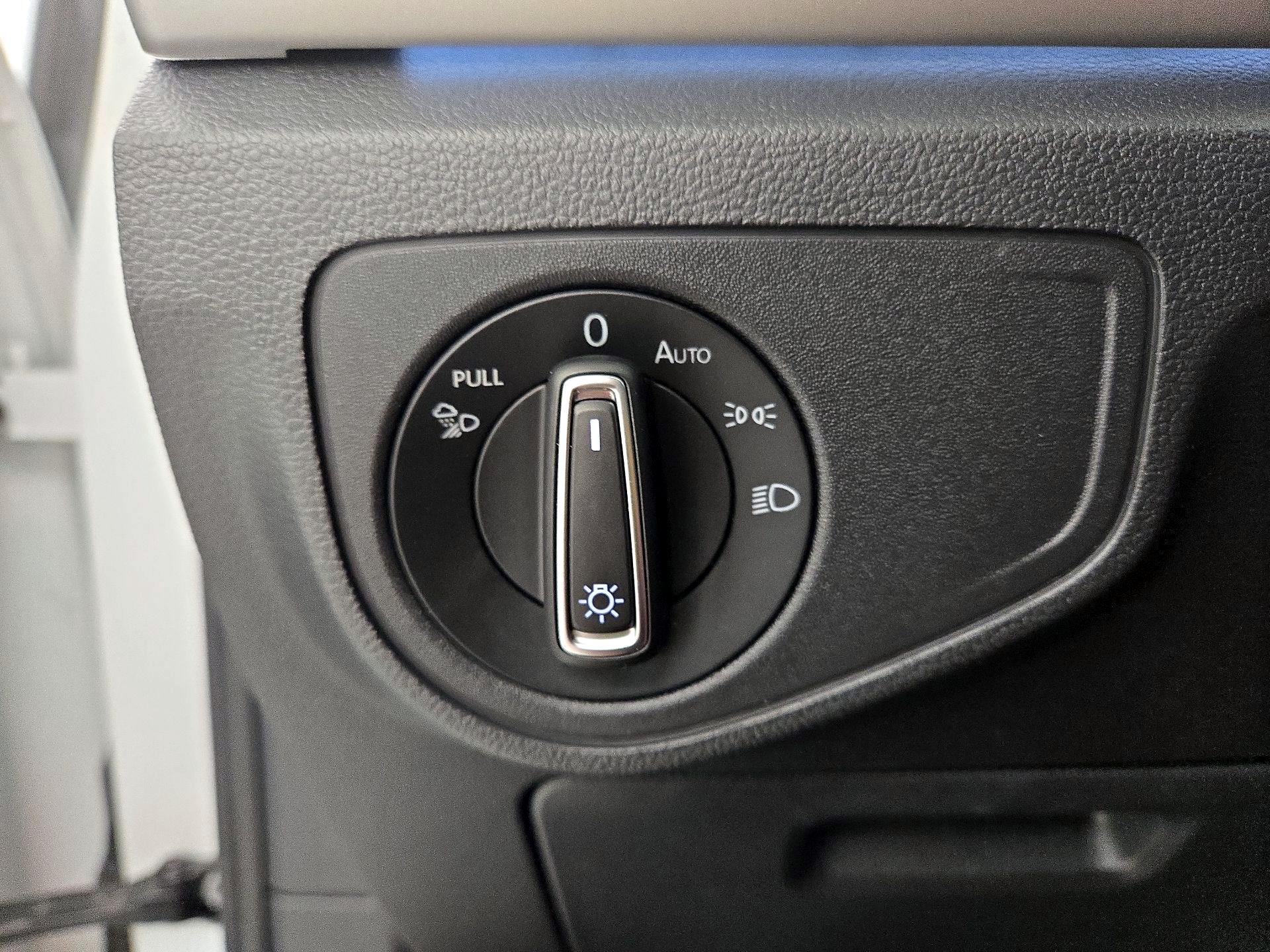 Thumbnail: 2022 Volkswagen Atlas - 13