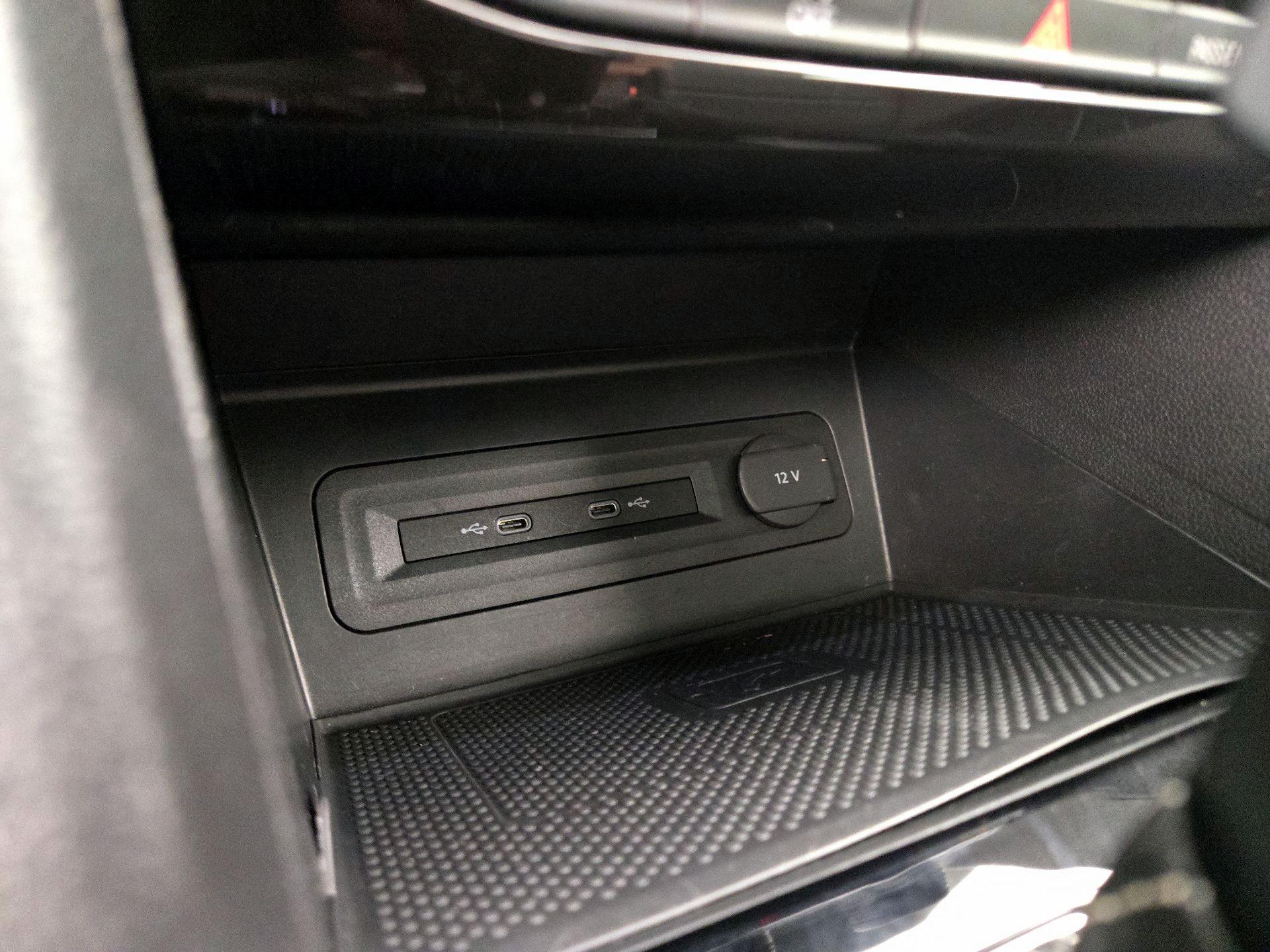 Thumbnail: 2022 Volkswagen Atlas - 18