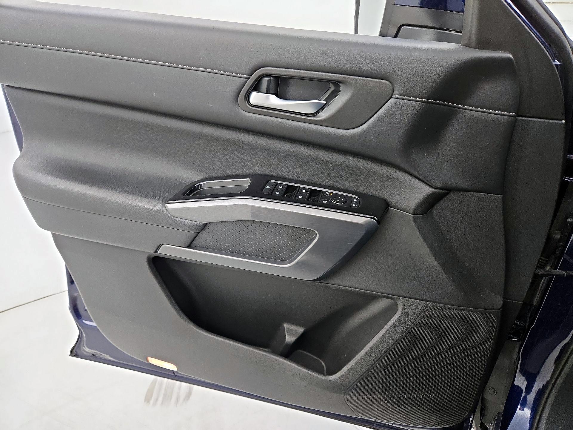 Thumbnail: 2022 Nissan Pathfinder - 12