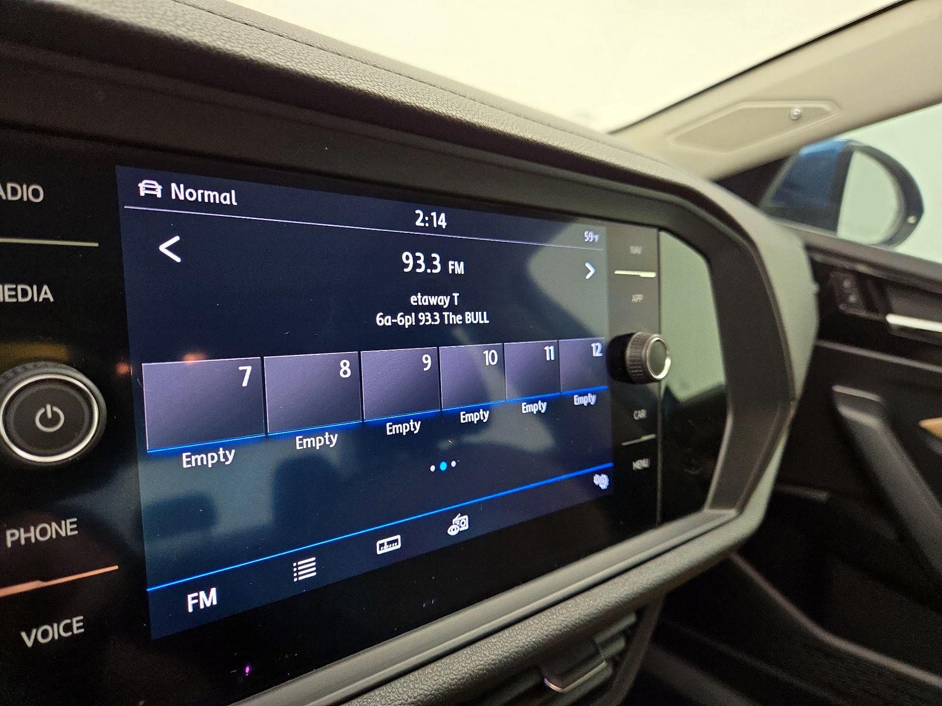 Thumbnail: 2019 Volkswagen Jetta - 16