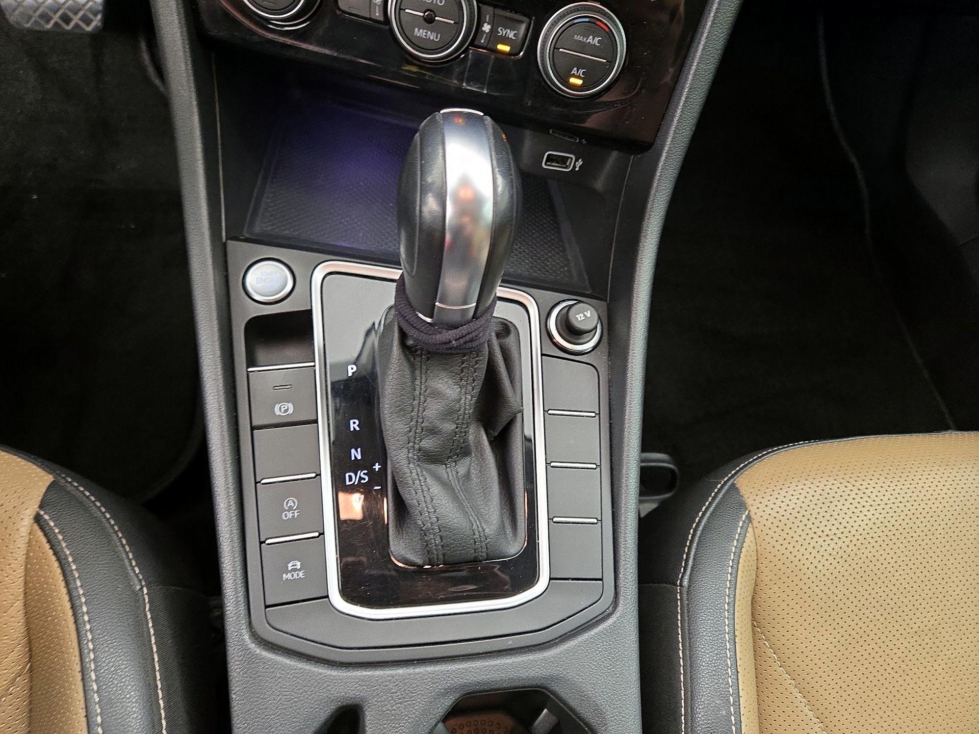 Thumbnail: 2019 Volkswagen Jetta - 18