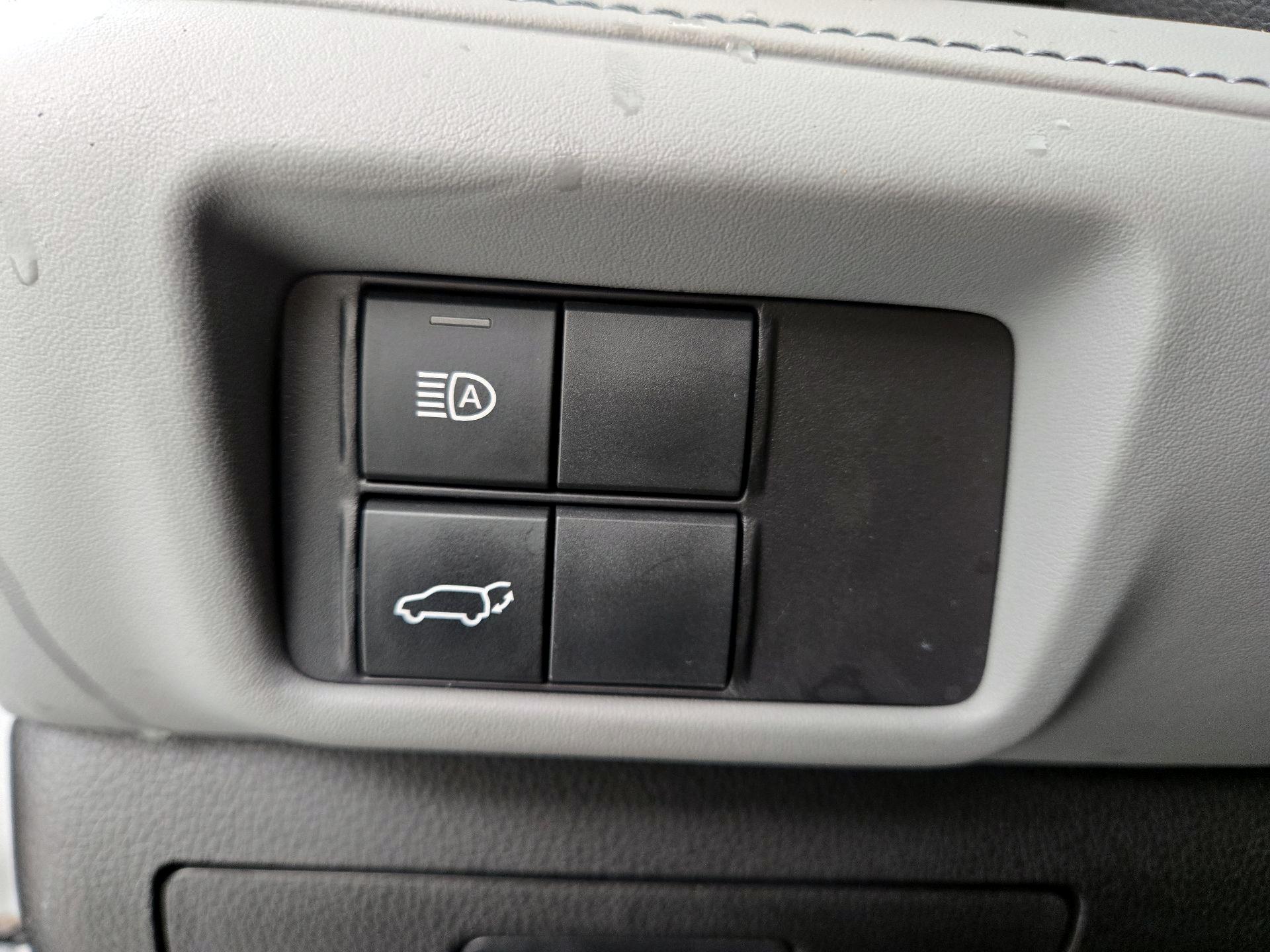 Thumbnail: 2022 Toyota Highlander - 13