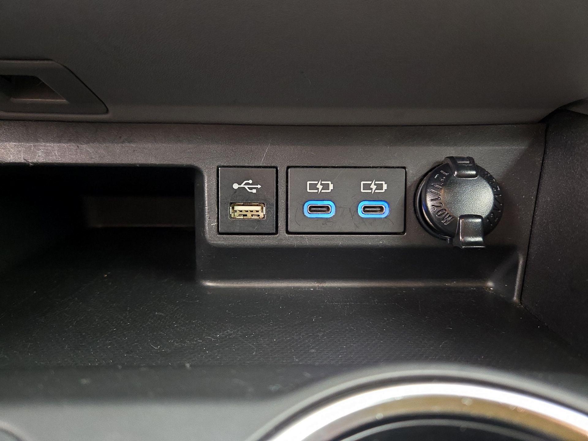 Thumbnail: 2022 Toyota Highlander - 18