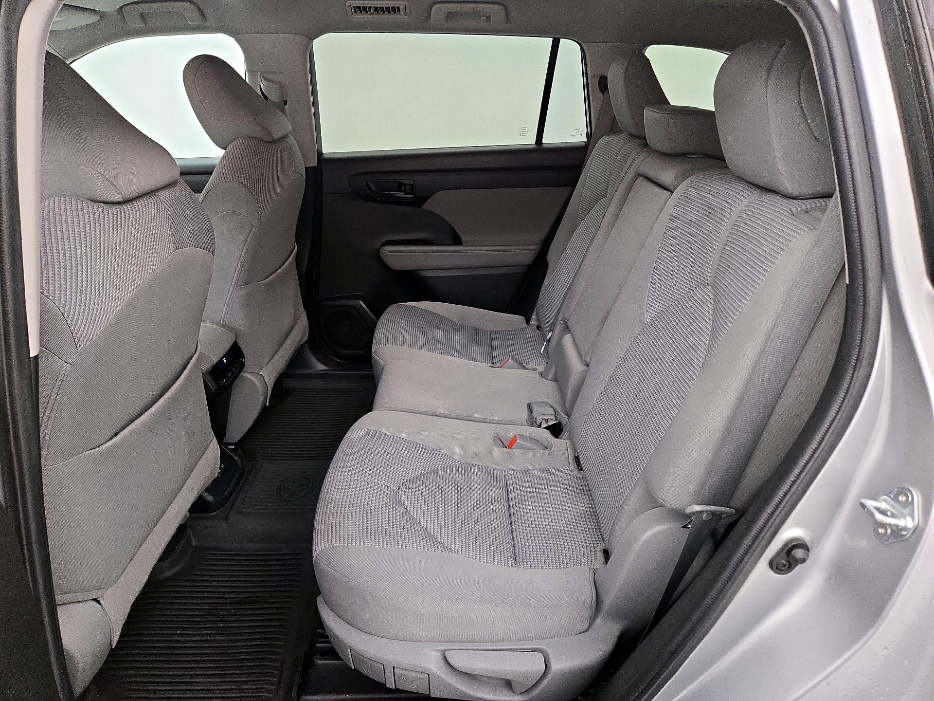 Thumbnail: 2022 Toyota Highlander - 19